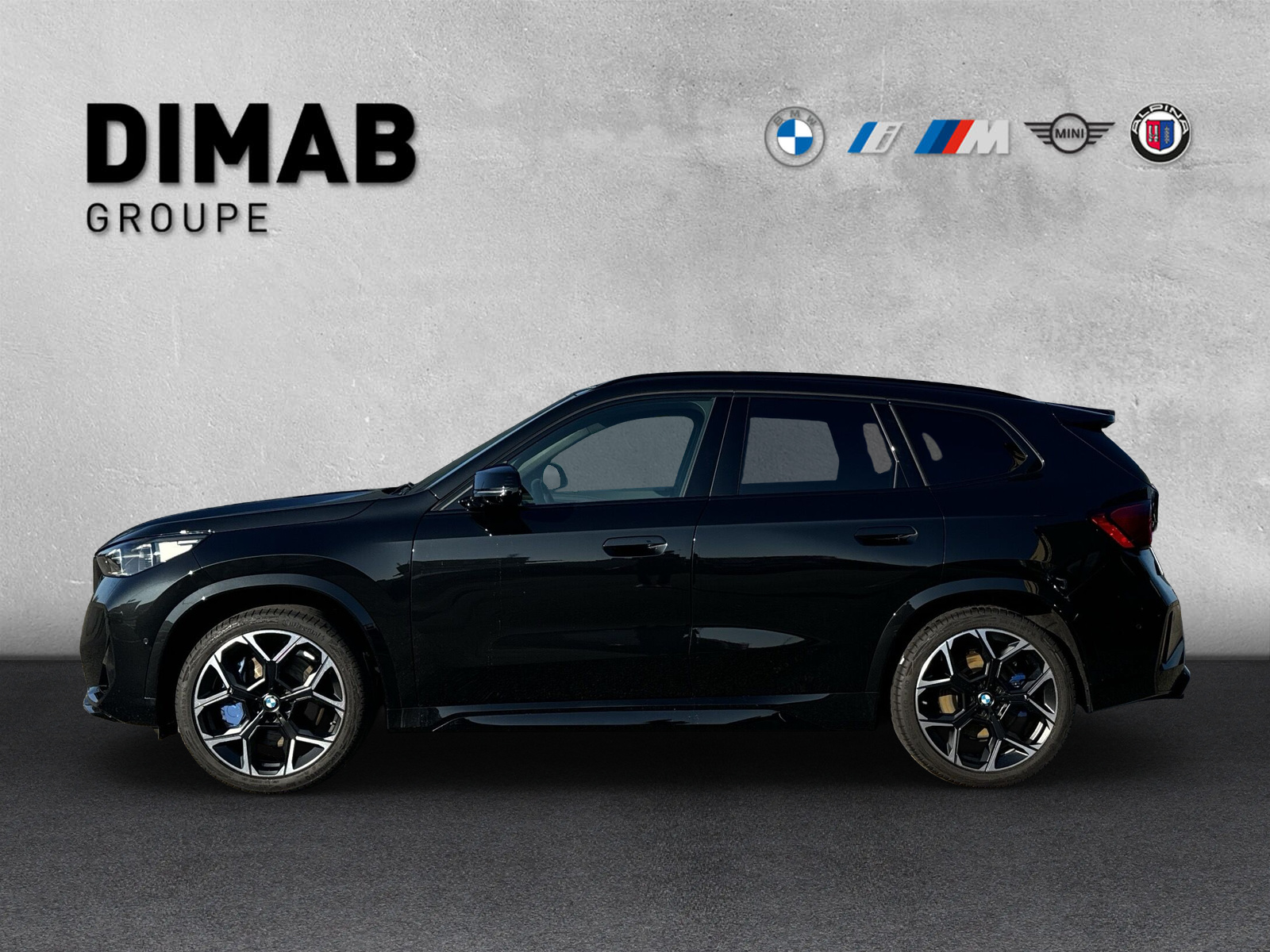 BMW X1 xDrive M35i-showroom-element-1
