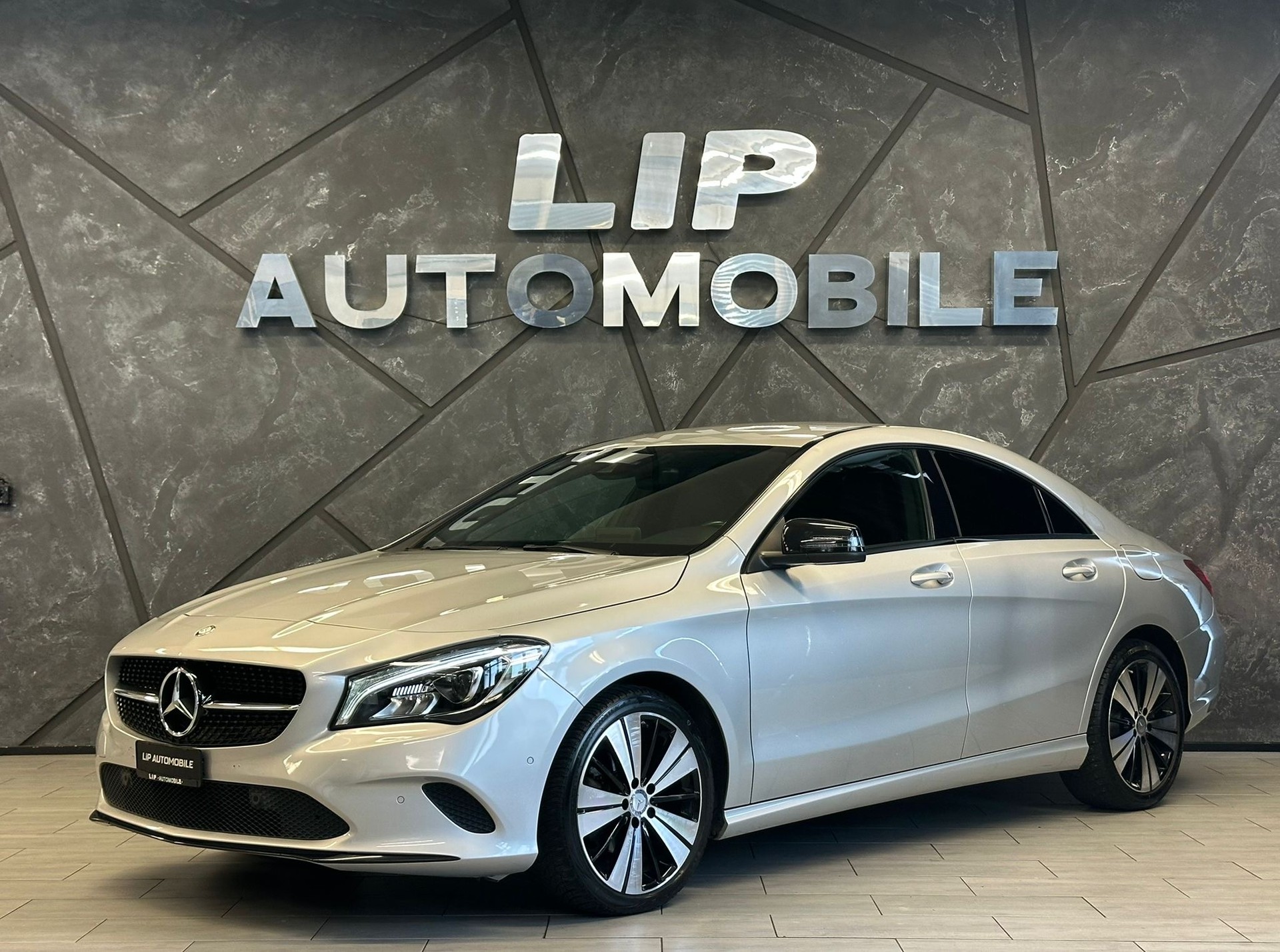 MERCEDES-BENZ CLA 200 d Night Star 7G-DCT