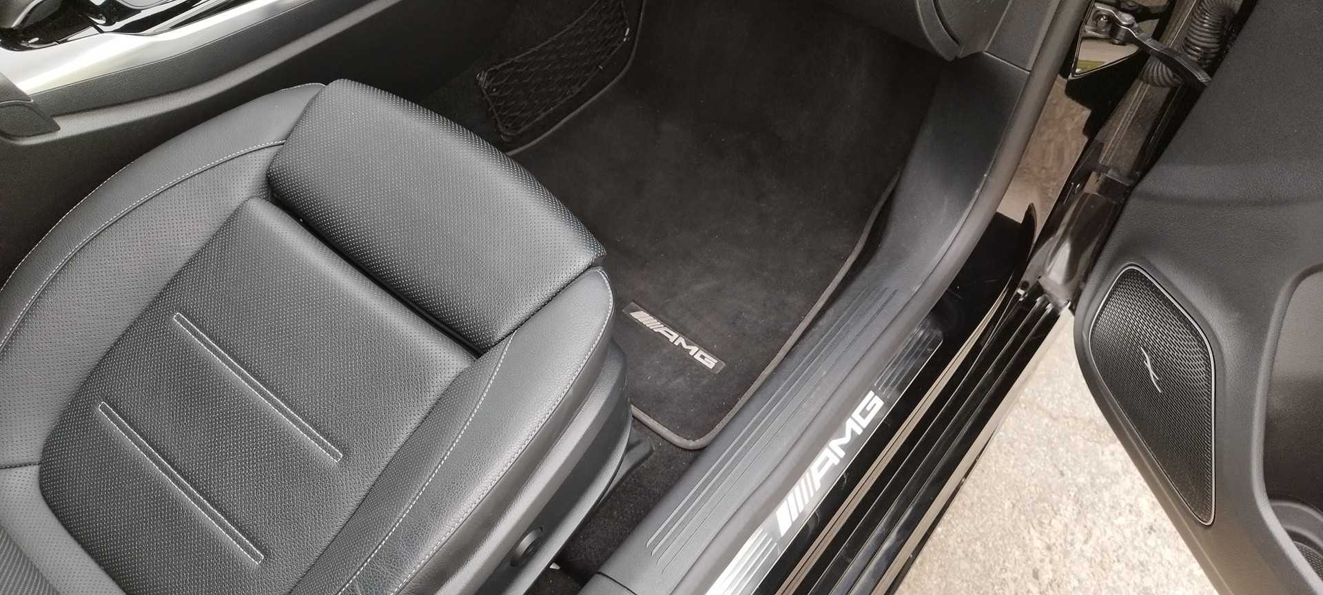MERCEDES-BENZ A 35 AMG 4Matic Speedshift-image-10