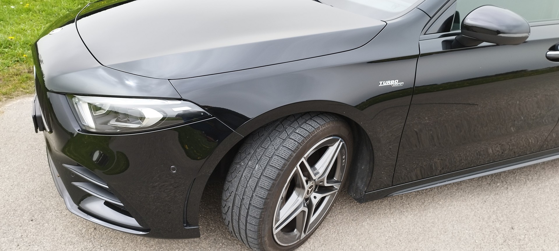 MERCEDES-BENZ A 35 AMG 4Matic Speedshift-image-6