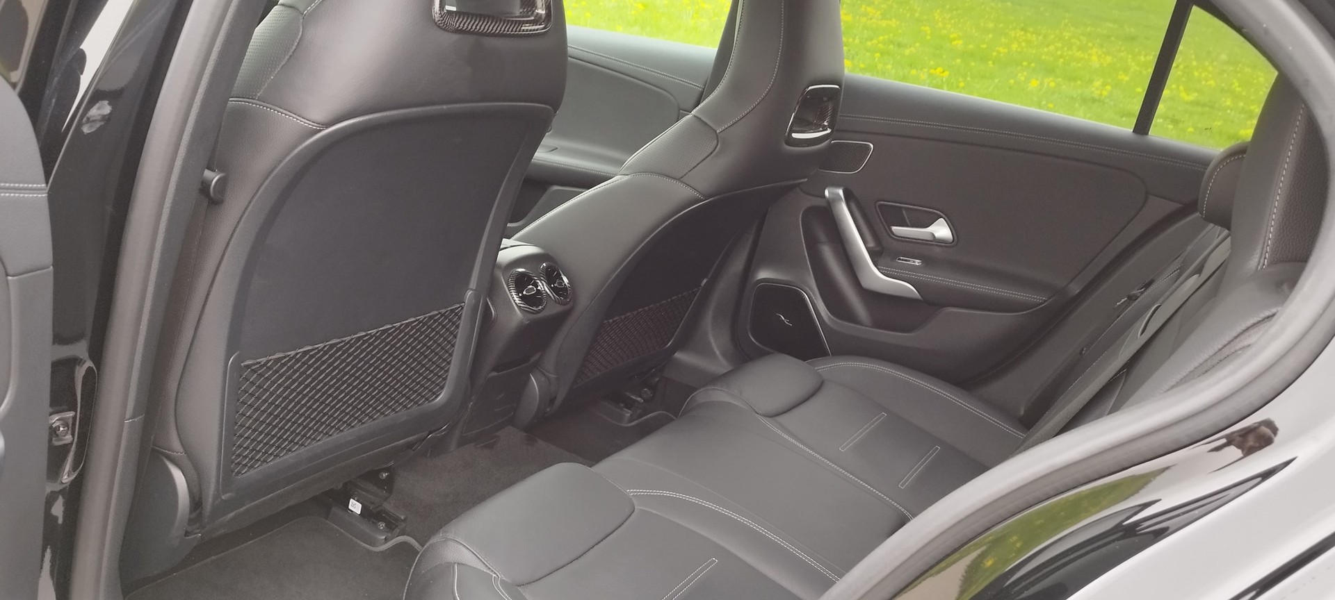 MERCEDES-BENZ A 35 AMG 4Matic Speedshift-image-14