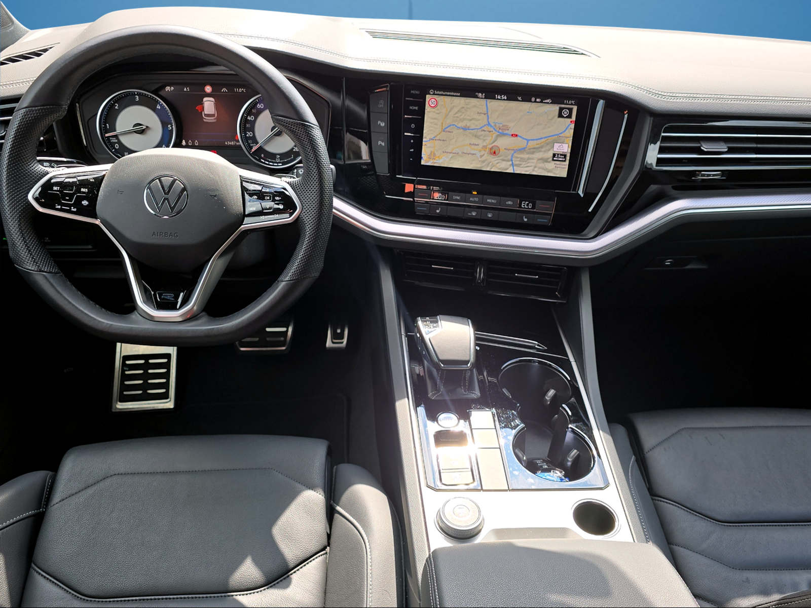 VW Touareg 3.0 TDI R Line Tiptronic-image-9