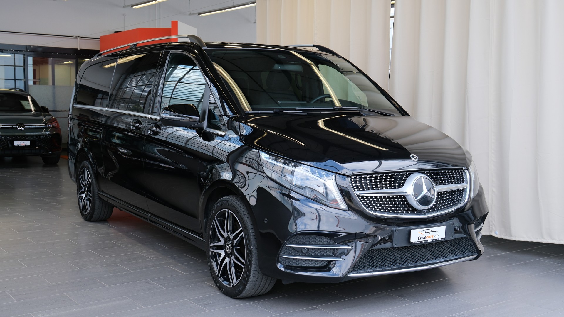 MERCEDES-BENZ V 300 d extralang AMG Line 4Matic 9G-Tronic-showroom-element-1