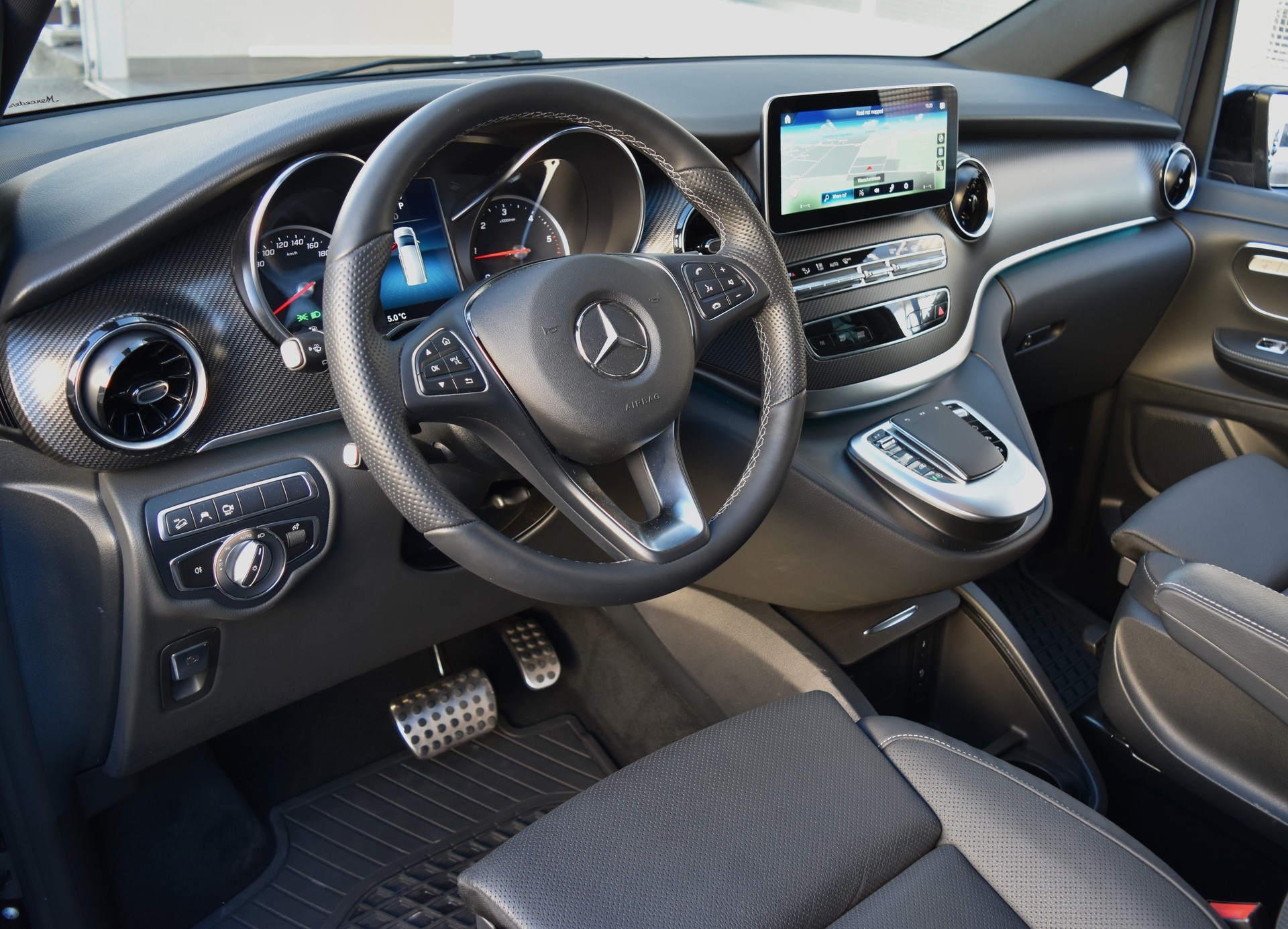 MERCEDES-BENZ V 300 d extralang AMG Line 4Matic 9G-Tronic-showroom-element-2