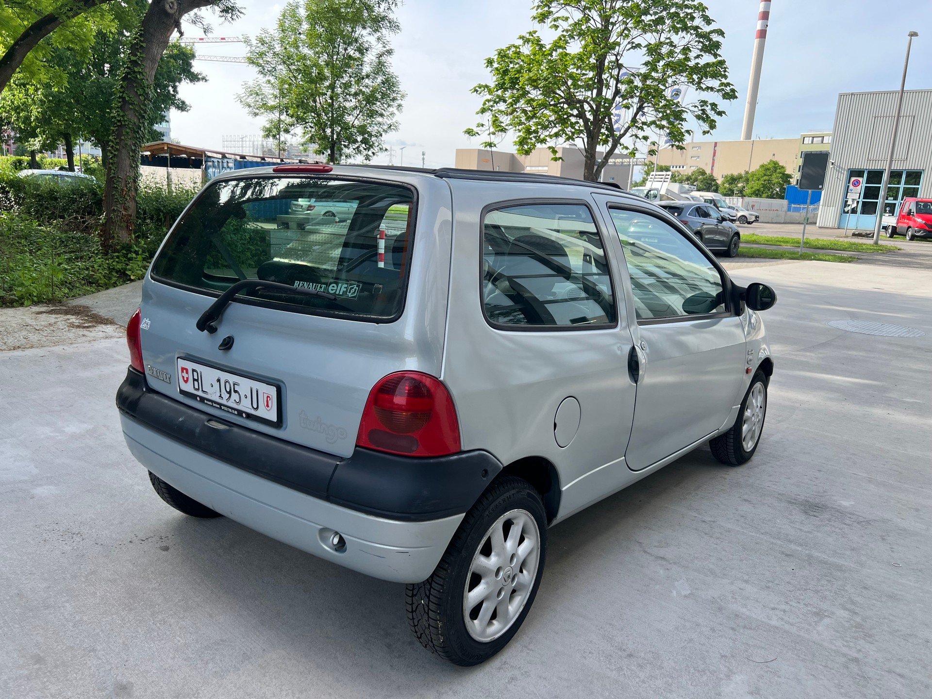 RENAULT Twingo 1.2 Initiale Advantage-showroom-element-3