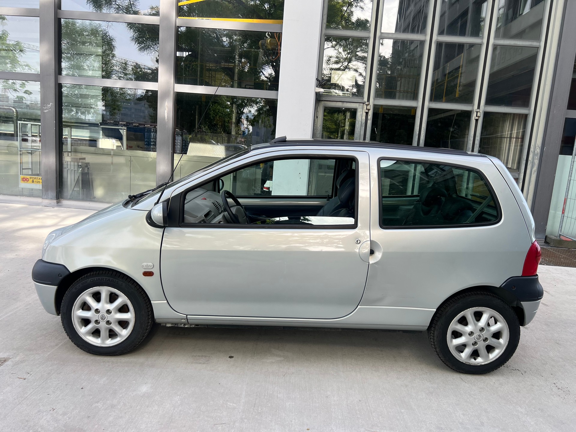 RENAULT Twingo 1.2 Initiale Advantage-showroom-element-1