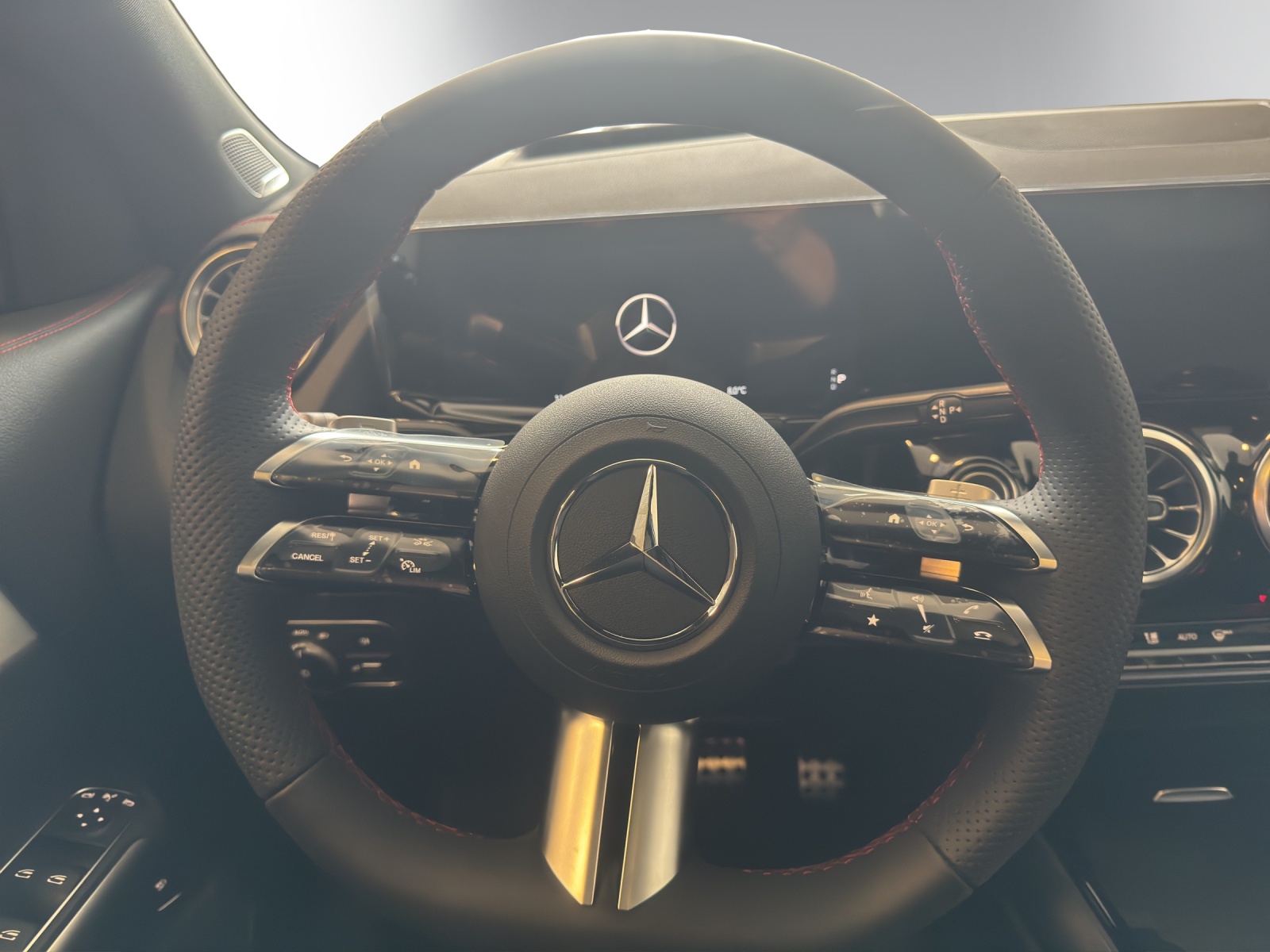 Image MERCEDES-BENZ EQA-350 EQA 350 66,5 kWh 4Matic Excellence