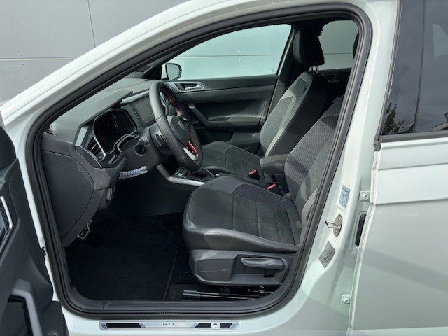 VW Polo 2.0 TSI GTI DSG-image-9