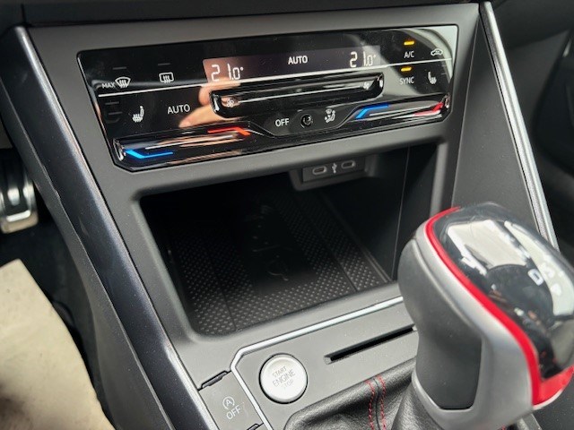 VW Polo 2.0 TSI GTI DSG-image-14