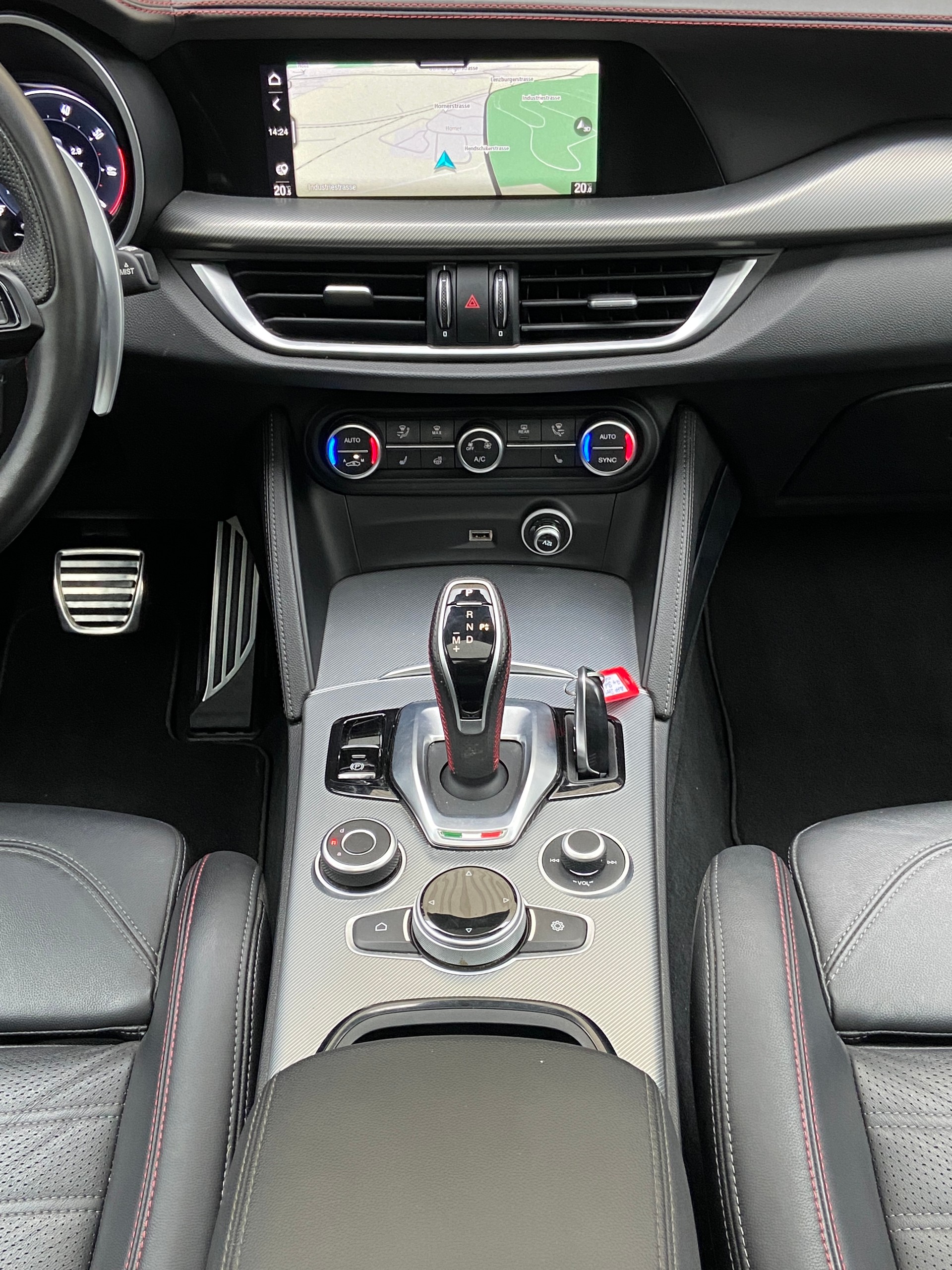 ALFA ROMEO Stelvio 2.0 Competizione Pack Sky Q4 AT8 MY23/24-image-10