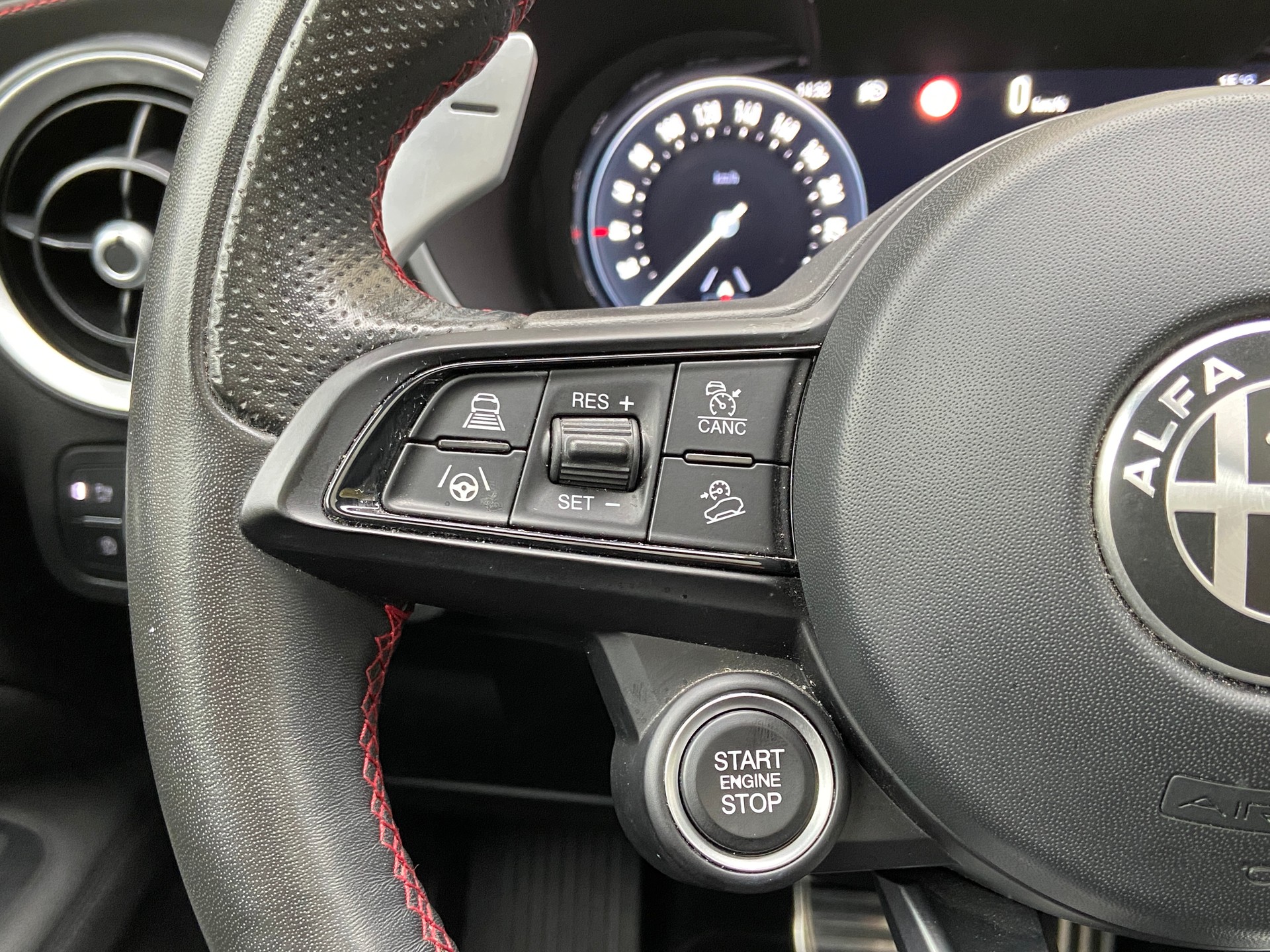 ALFA ROMEO Stelvio 2.0 Competizione Pack Sky Q4 AT8 MY23/24-image-20