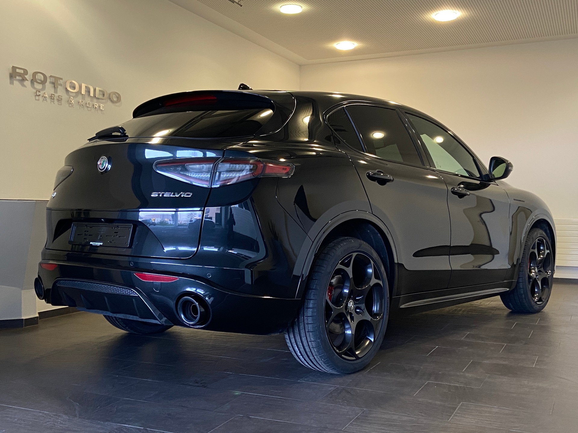 ALFA ROMEO Stelvio 2.0 Competizione Pack Sky Q4 AT8 MY23/24-image-1