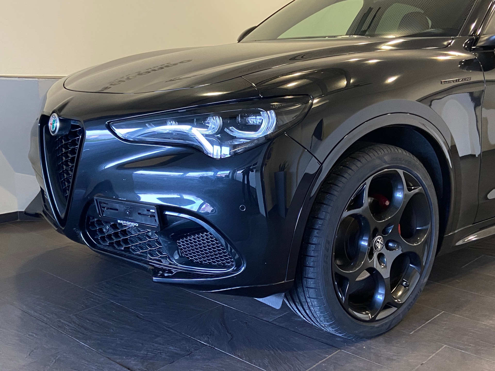 ALFA ROMEO Stelvio 2.0 Competizione Pack Sky Q4 AT8 MY23/24-image-2