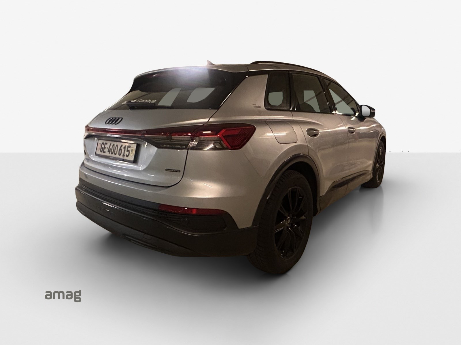 AUDI Q4 e-tron 45 quattro-image-4