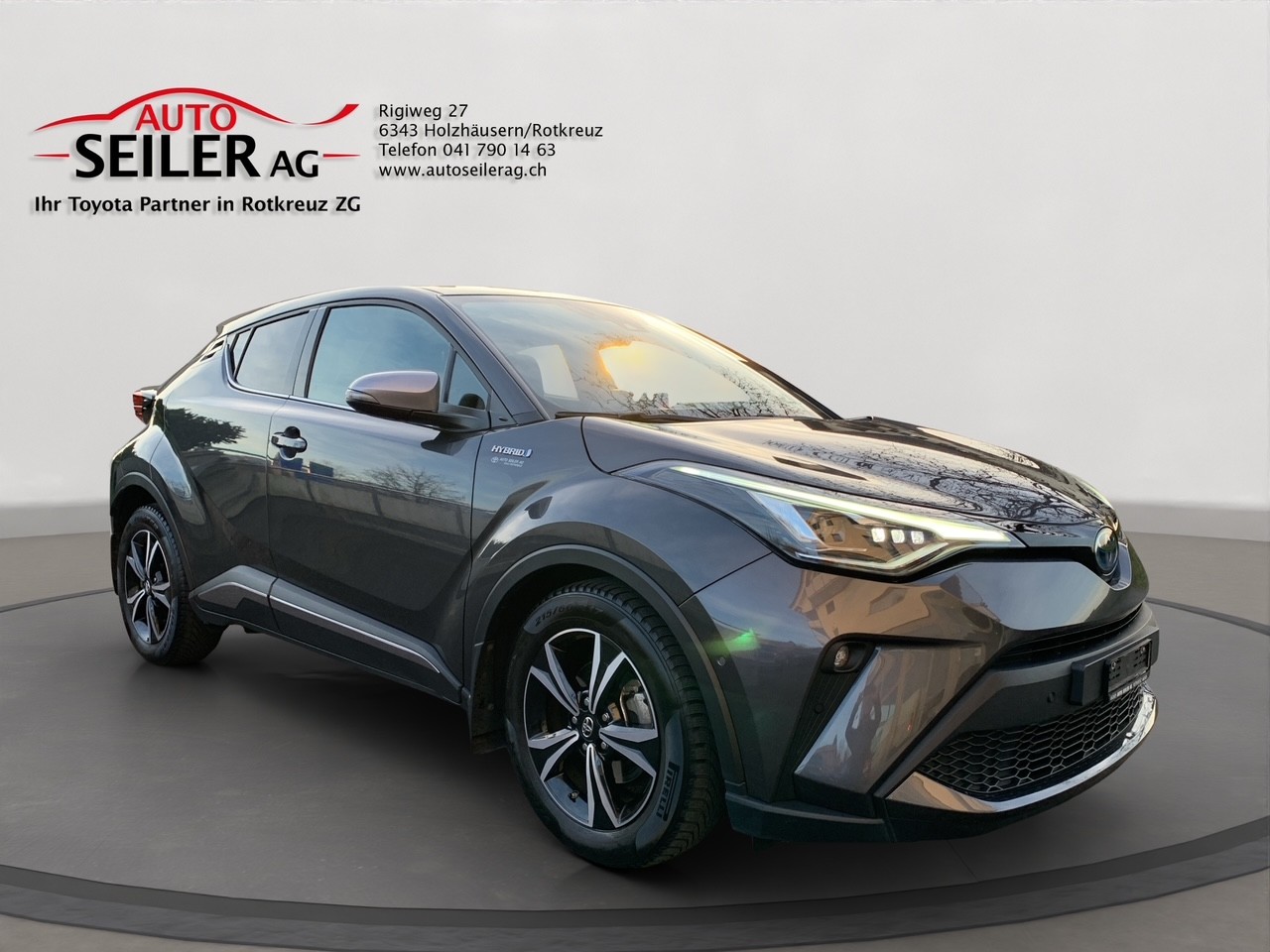 TOYOTA C-HR 1.8 HSD CVT Premium-showroom-element-1