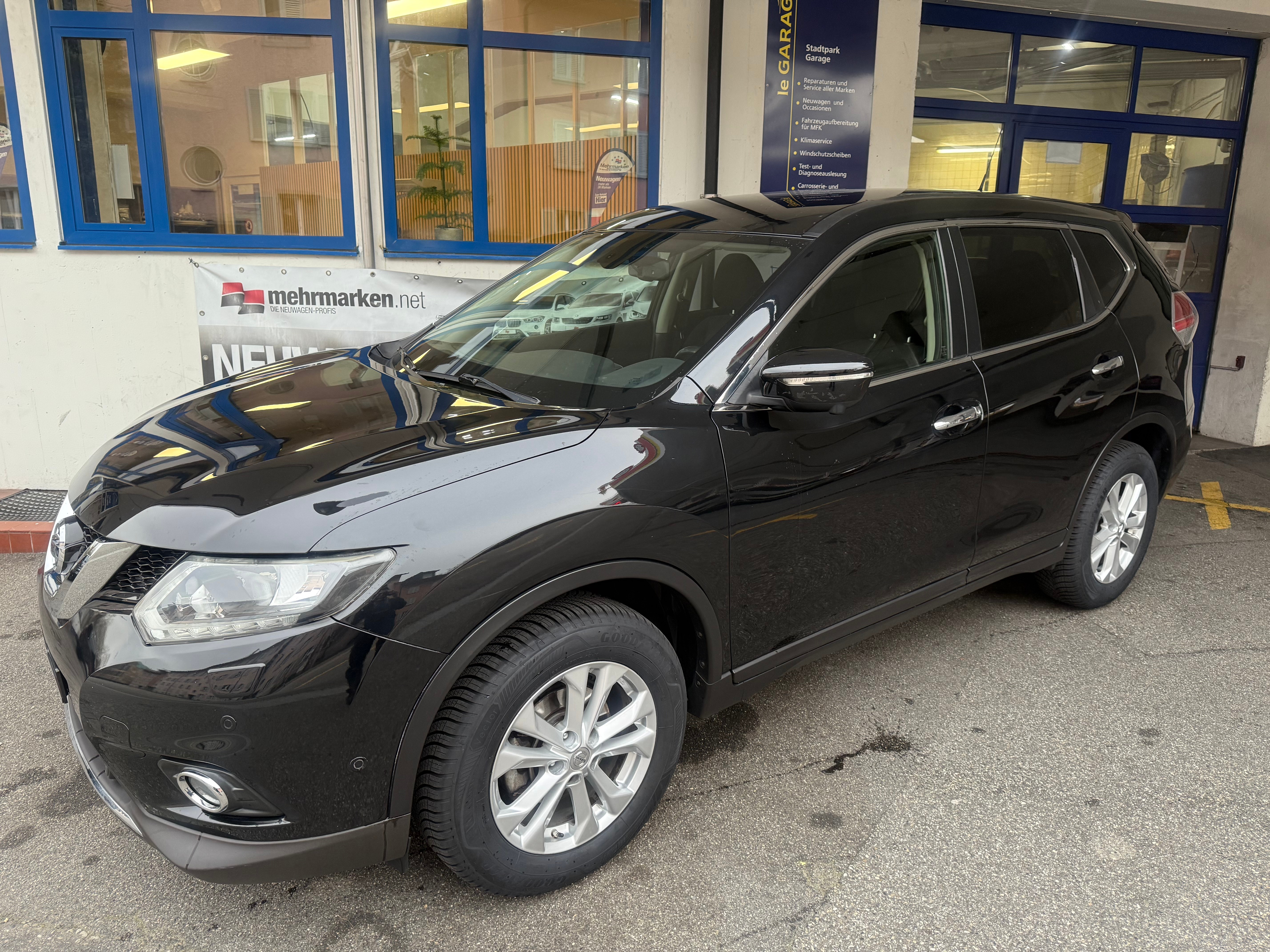 NISSAN X-Trail 1.6 DIG-T acenta (SUV / Geländewagen) Nissan NISSAN X-Trail 1.6 DIG-T acenta (SUV / Geländewagen)