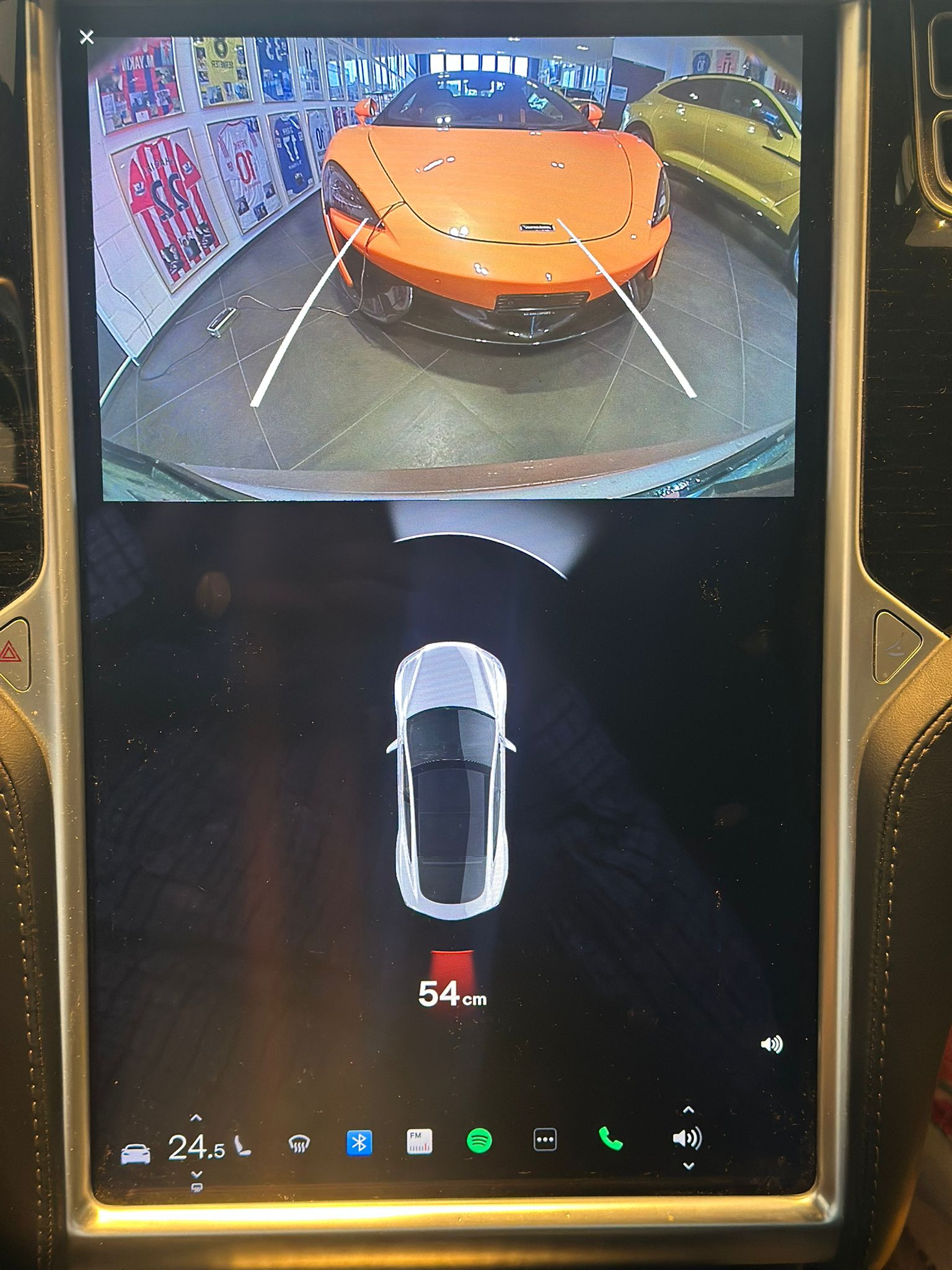 TESLA Model S 75 D-showroom-element-2