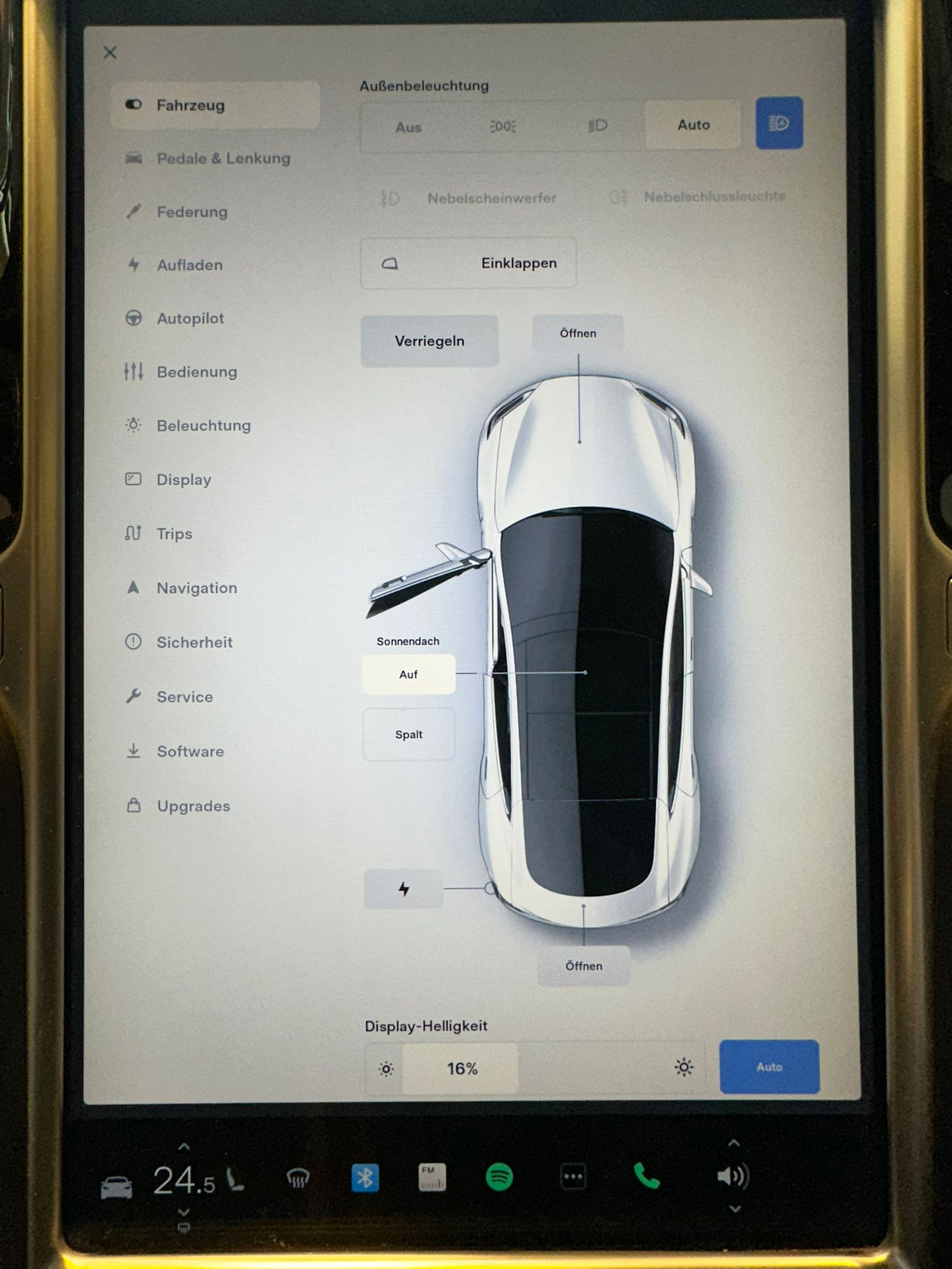 TESLA Model S 75 D-showroom-element-3