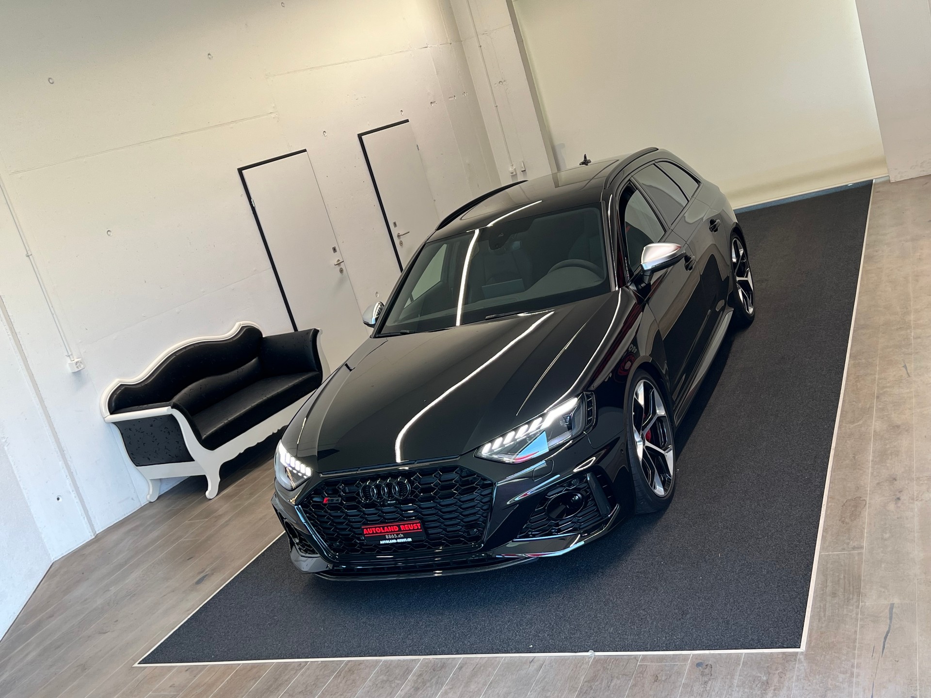 AUDI RS4 Avant *Competition PLUS* quattro tiptronic-showroom-element-3