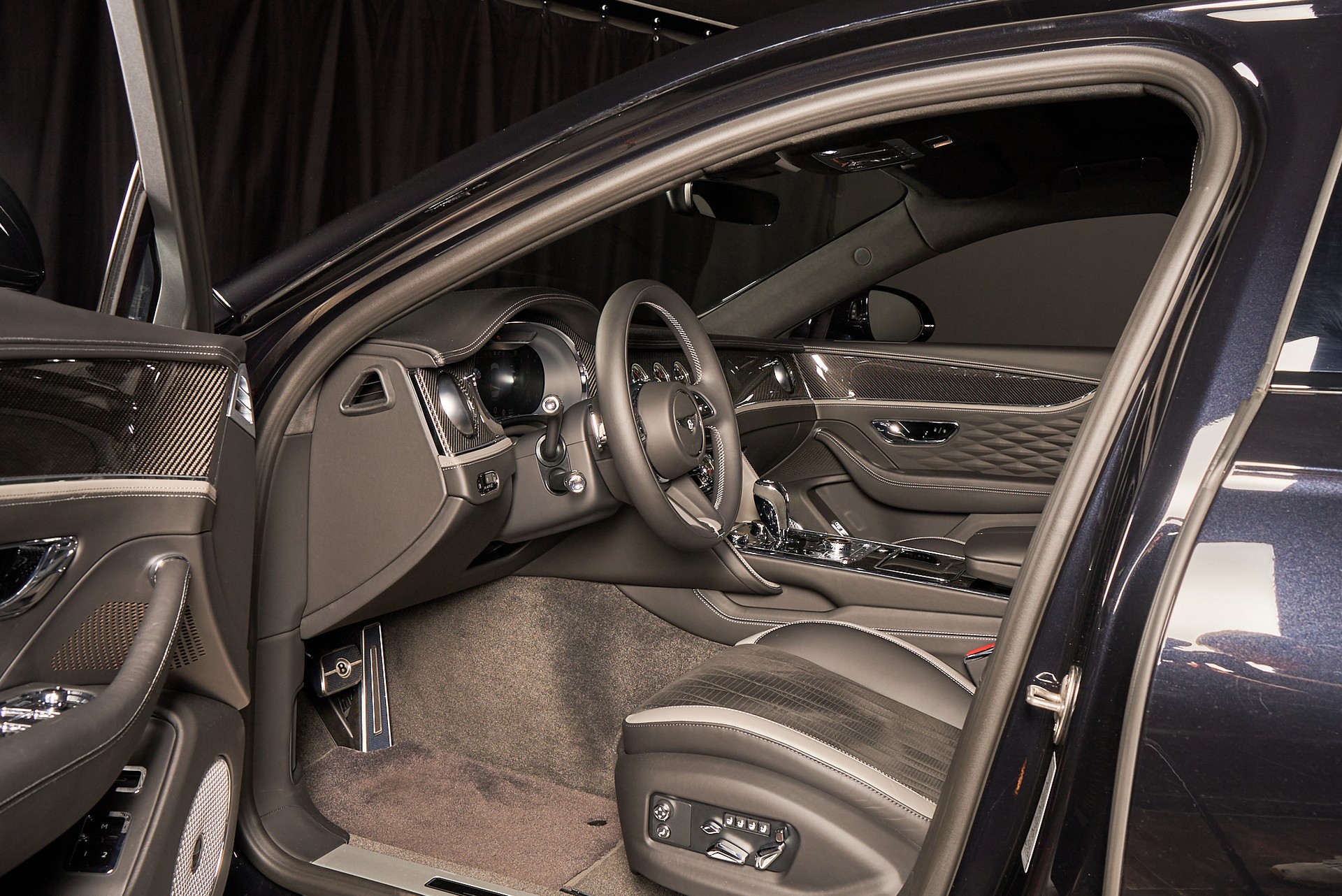 BENTLEY Flying Spur Speed 6.0 W12-showroom-element-3