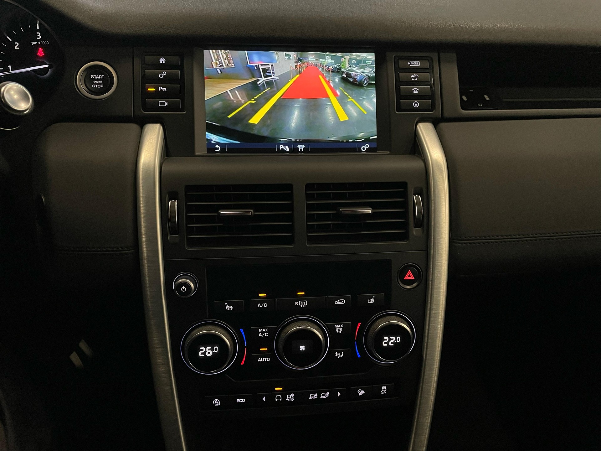 LAND ROVER Discovery Sport 2.0 SD4 SE AT9-image-9