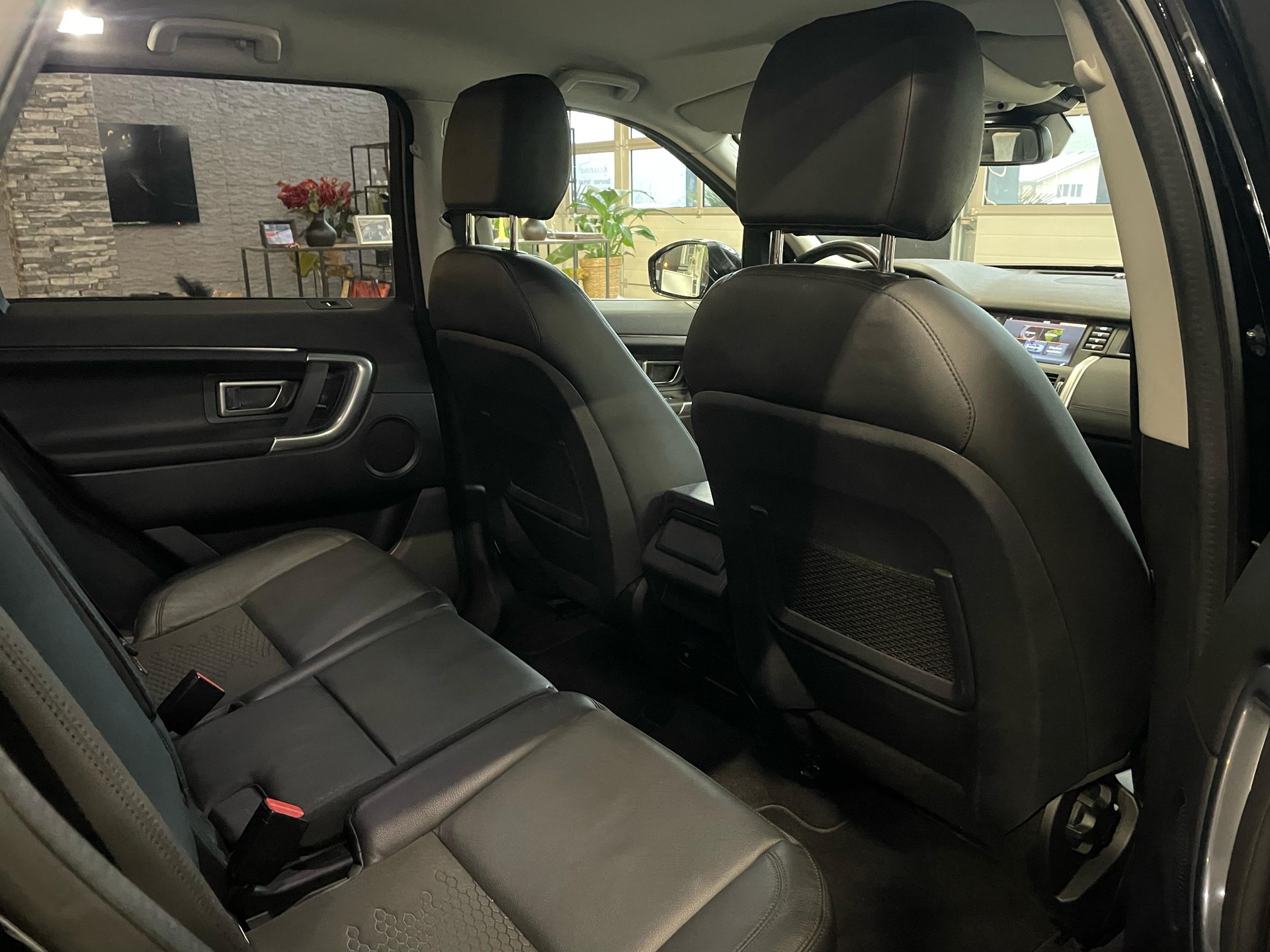 LAND ROVER Discovery Sport 2.0 SD4 SE AT9-image-12
