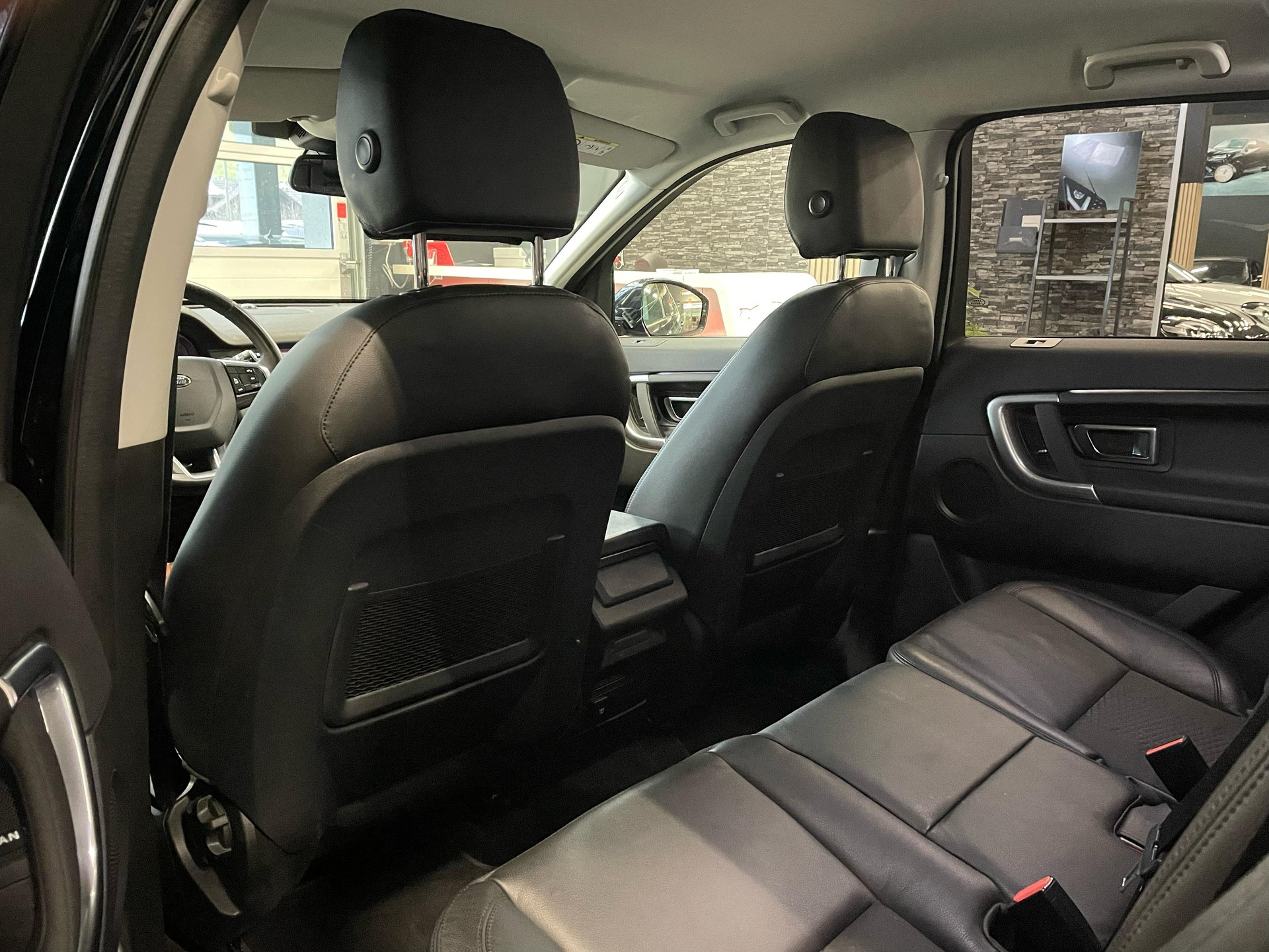 LAND ROVER Discovery Sport 2.0 SD4 SE AT9-image-13