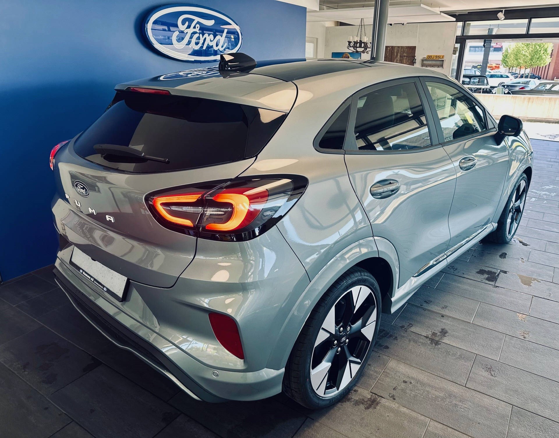 FORD Puma Gen-E Premium-showroom-element-3