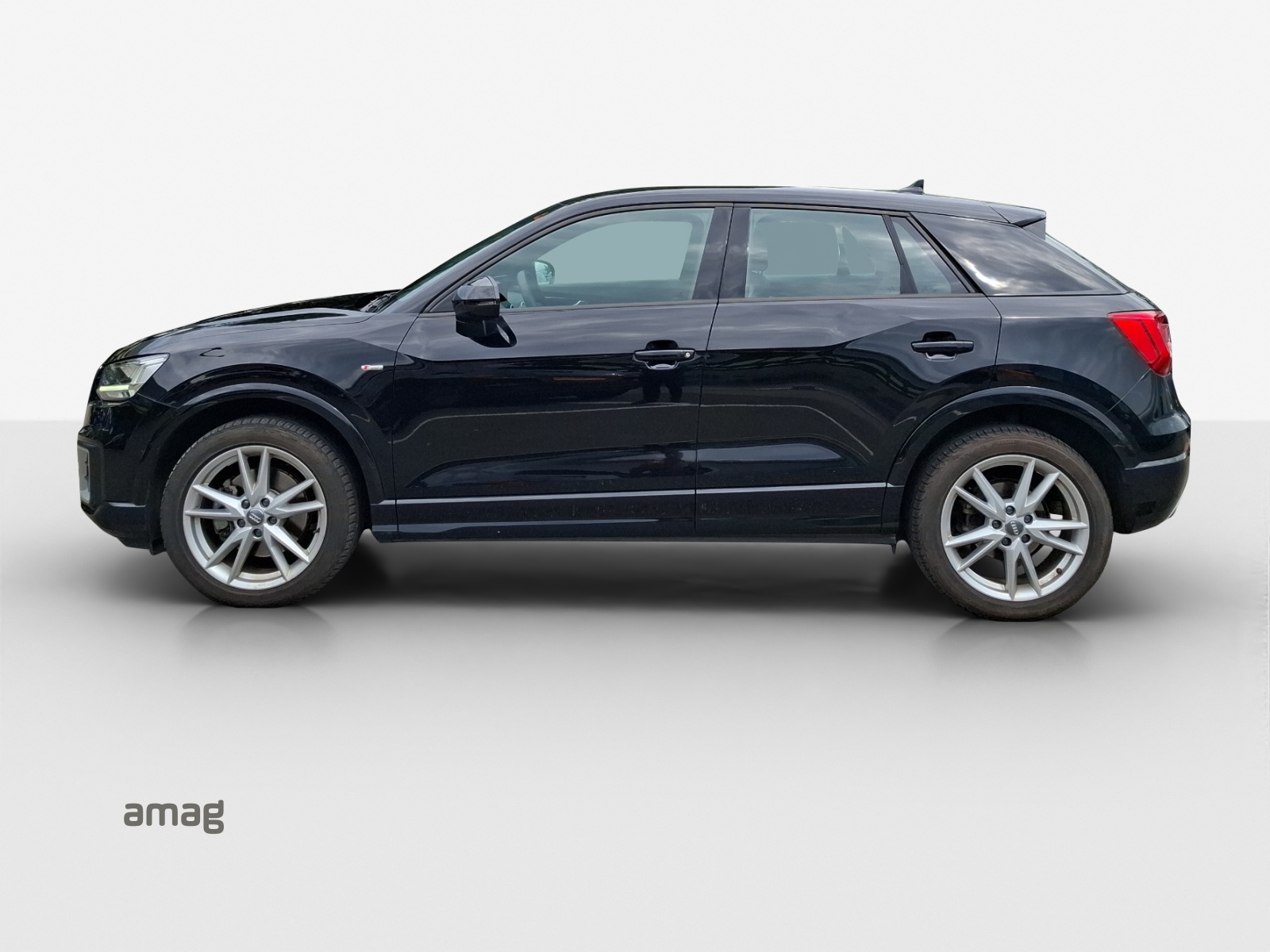 AUDI Q2 2.0 TFSI sport quattro S-tronic-showroom-element-2