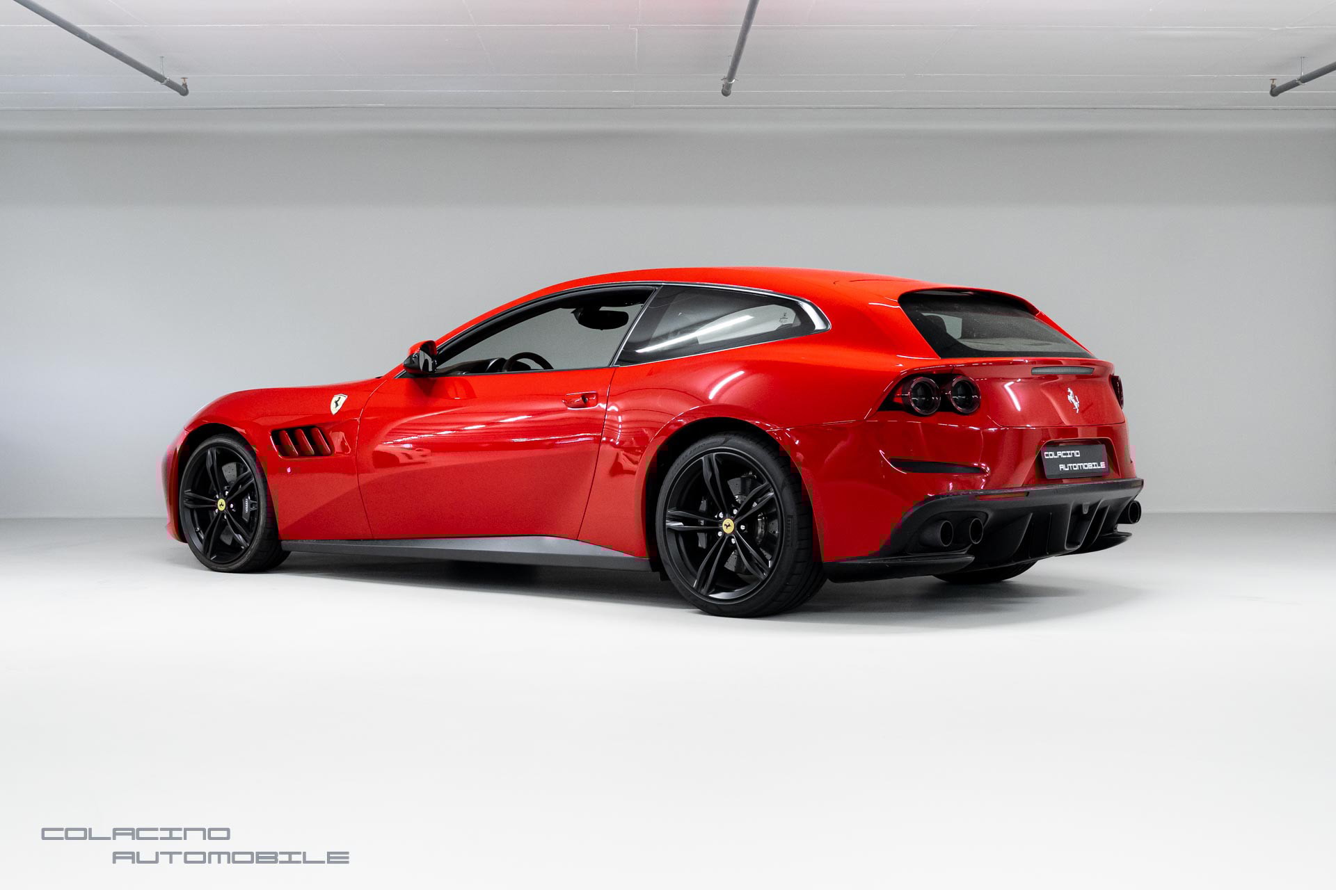 FERRARI GTC 4 Lusso-showroom-element-3