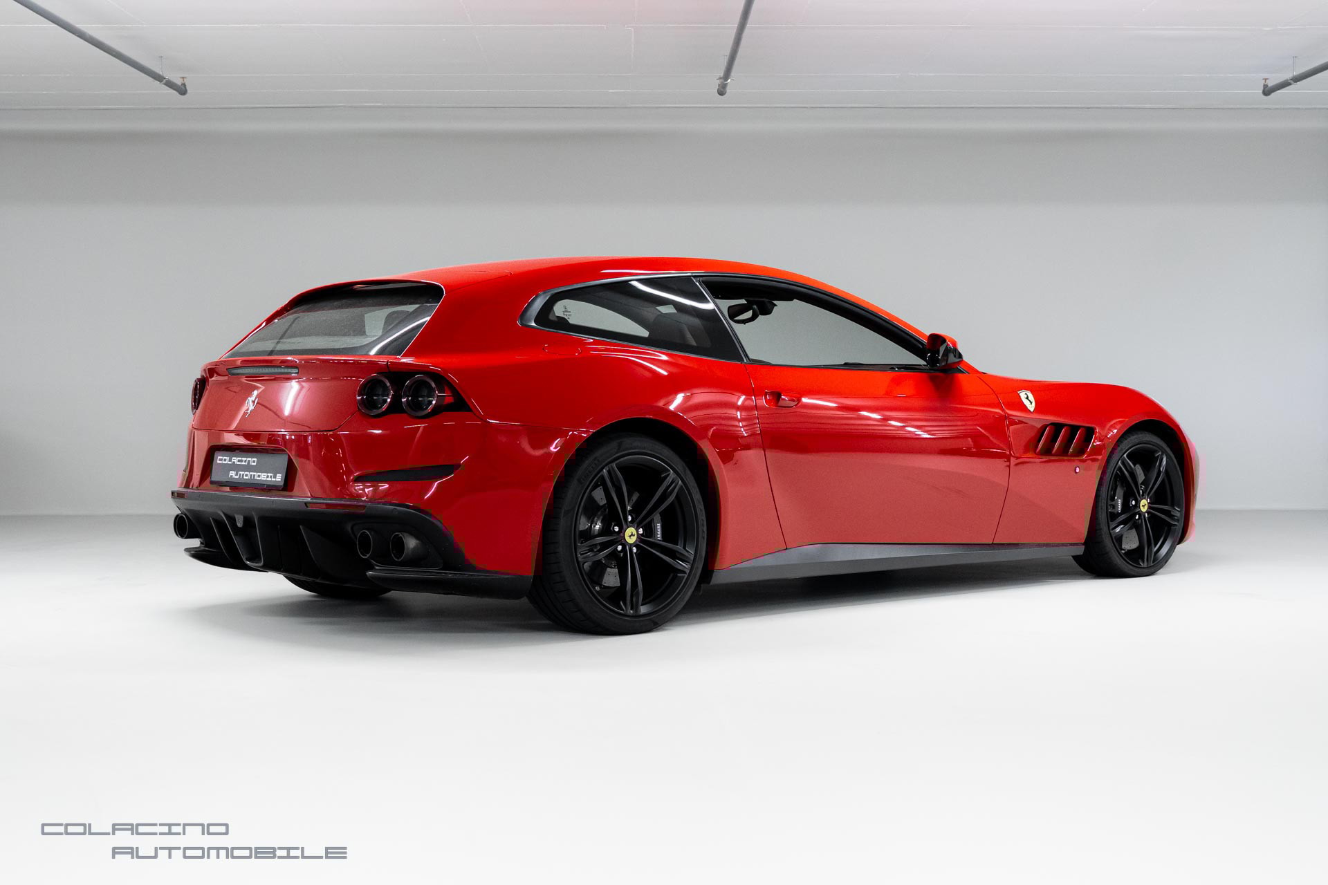 FERRARI GTC 4 Lusso-showroom-element-1