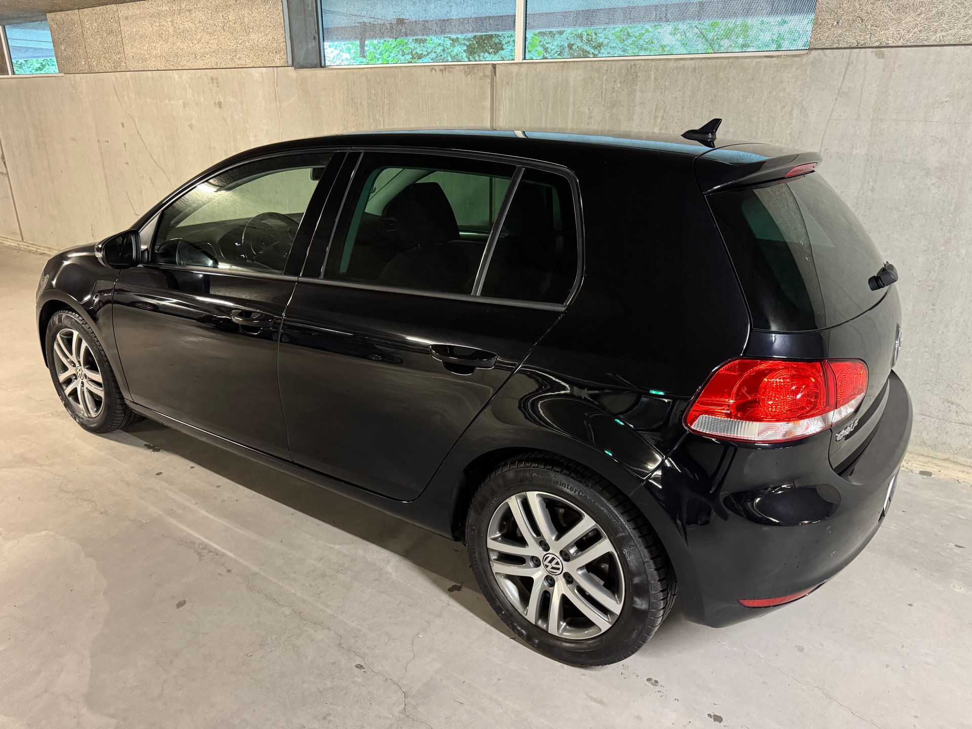 VW Golf 2.0 TDI Highline 4Motion-showroom-element-2