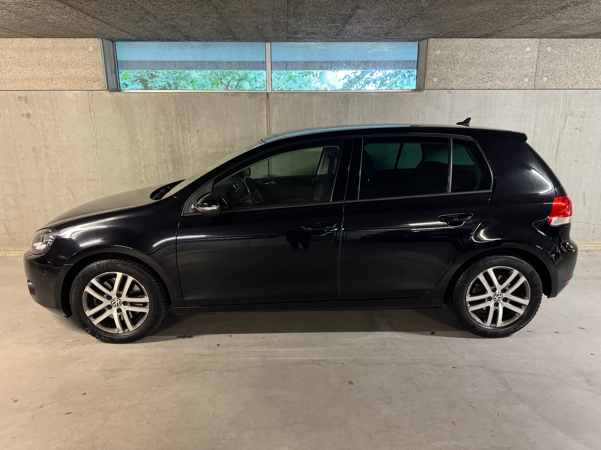 VW Golf 2.0 TDI Highline 4Motion-showroom-element-1
