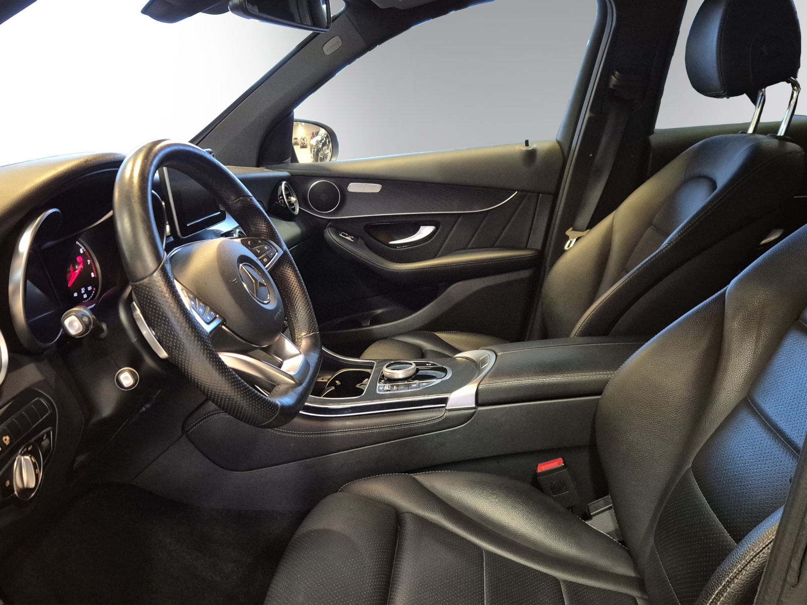 Image MERCEDES-BENZ GLC-250 GLC 250 AMG Line 4Matic