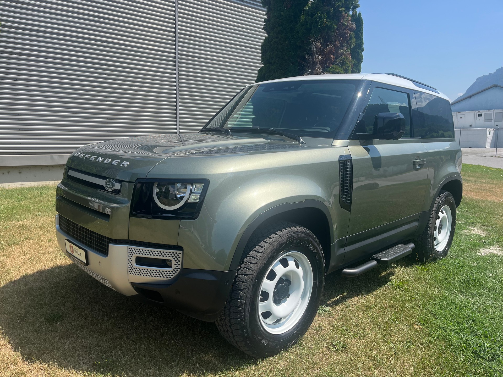 LAND ROVER Defender 90 P300 Si4 S AT8-image-8