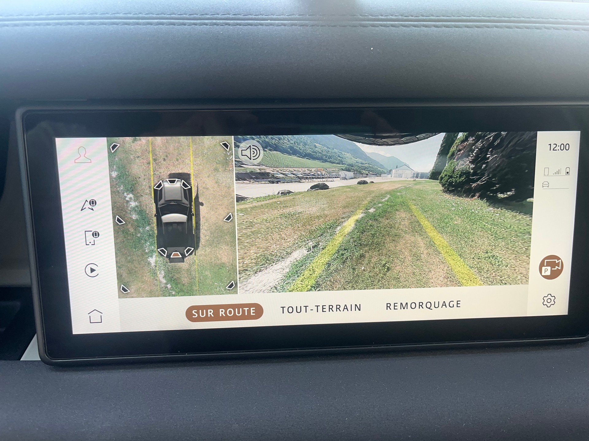 LAND ROVER Defender 90 P300 Si4 S AT8-image-24