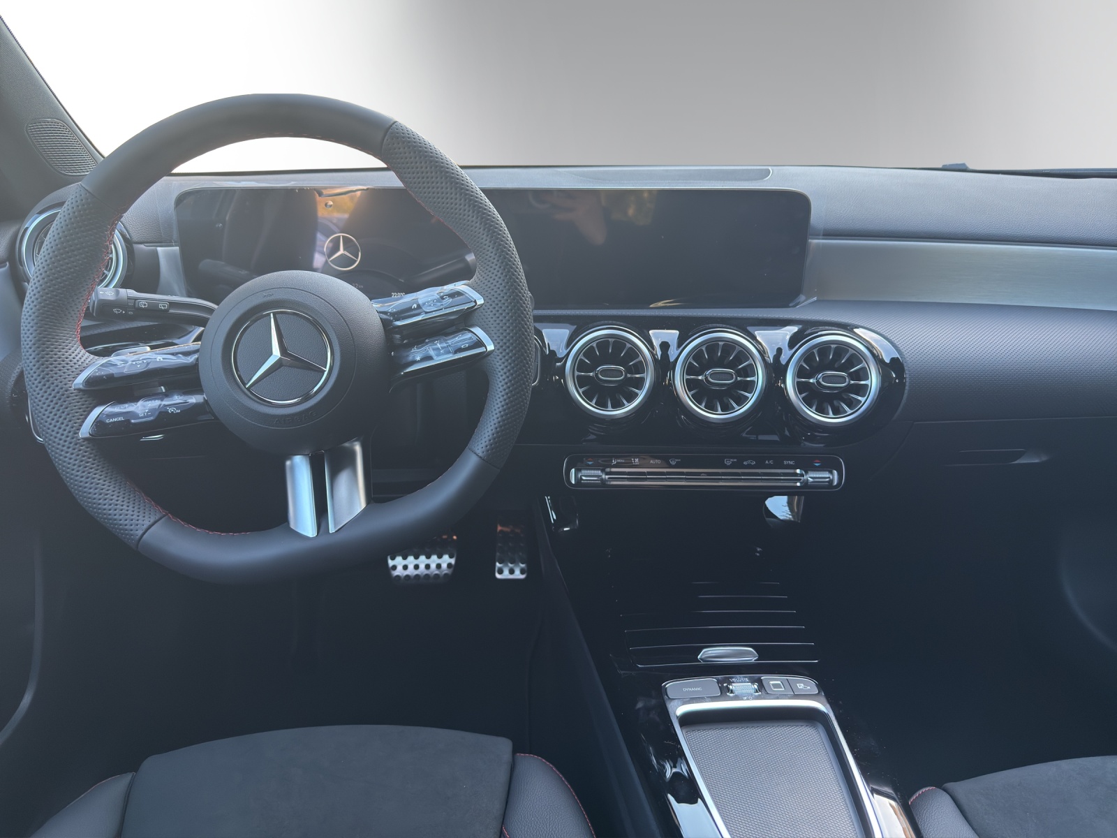 Image MERCEDES-BENZ A-200 A 200 Night Star 7G-DCT