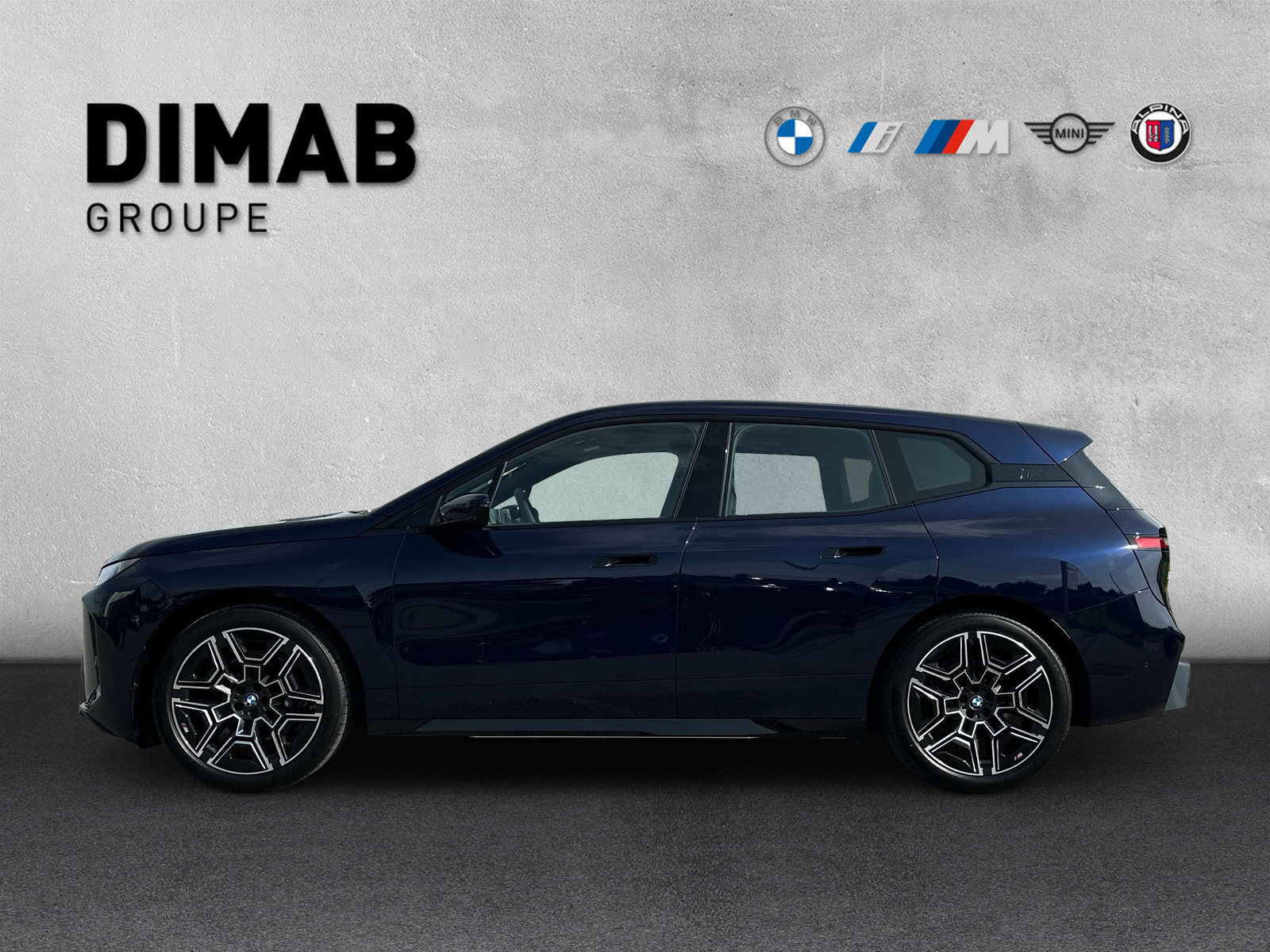 BMW iX xDrive60 M Sport-showroom-element-1