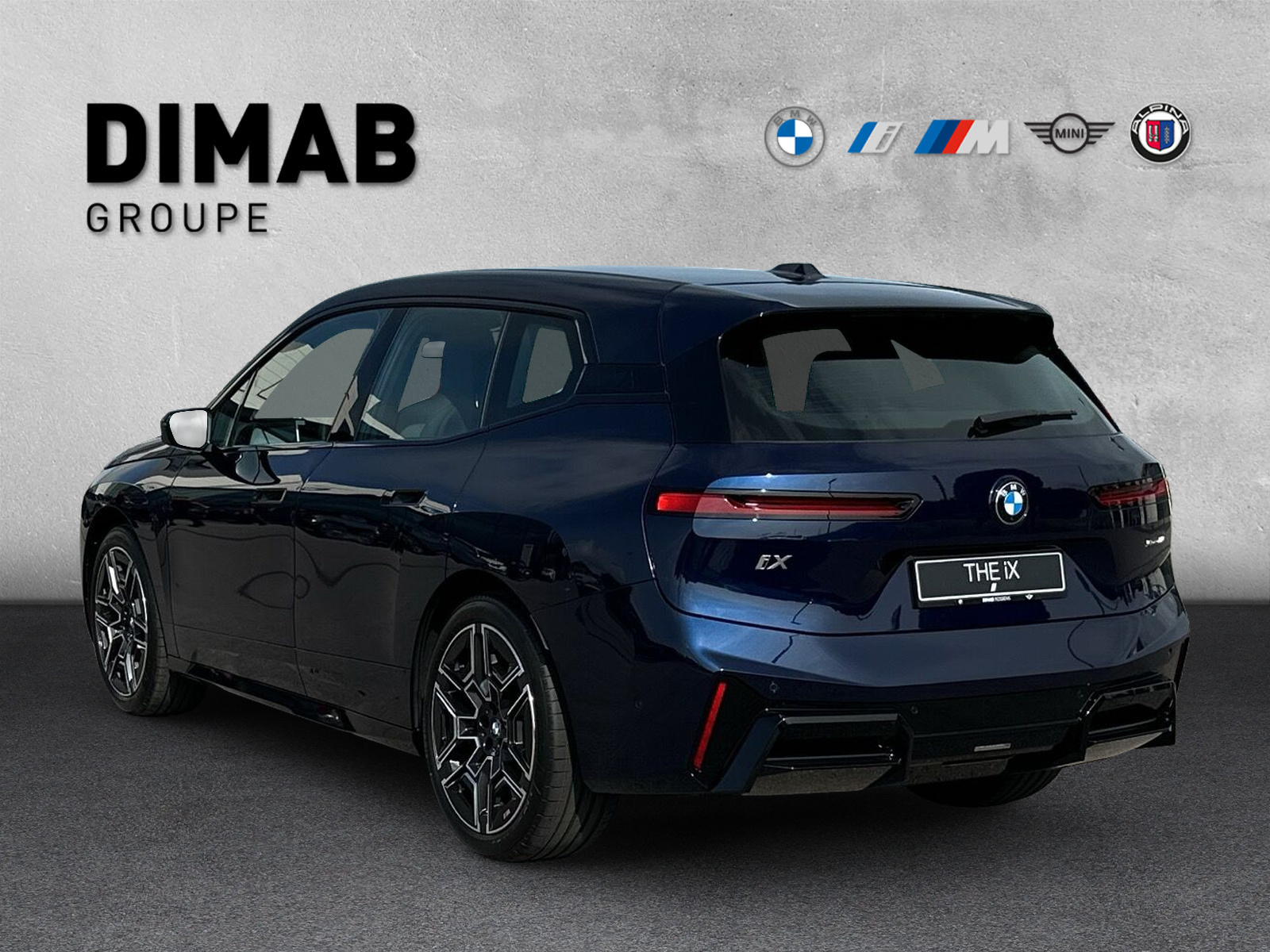 BMW iX xDrive60 M Sport-showroom-element-2