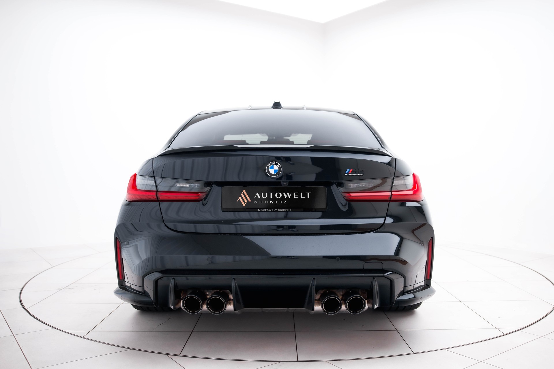 BMW M3 Competition M xDrive-image-4