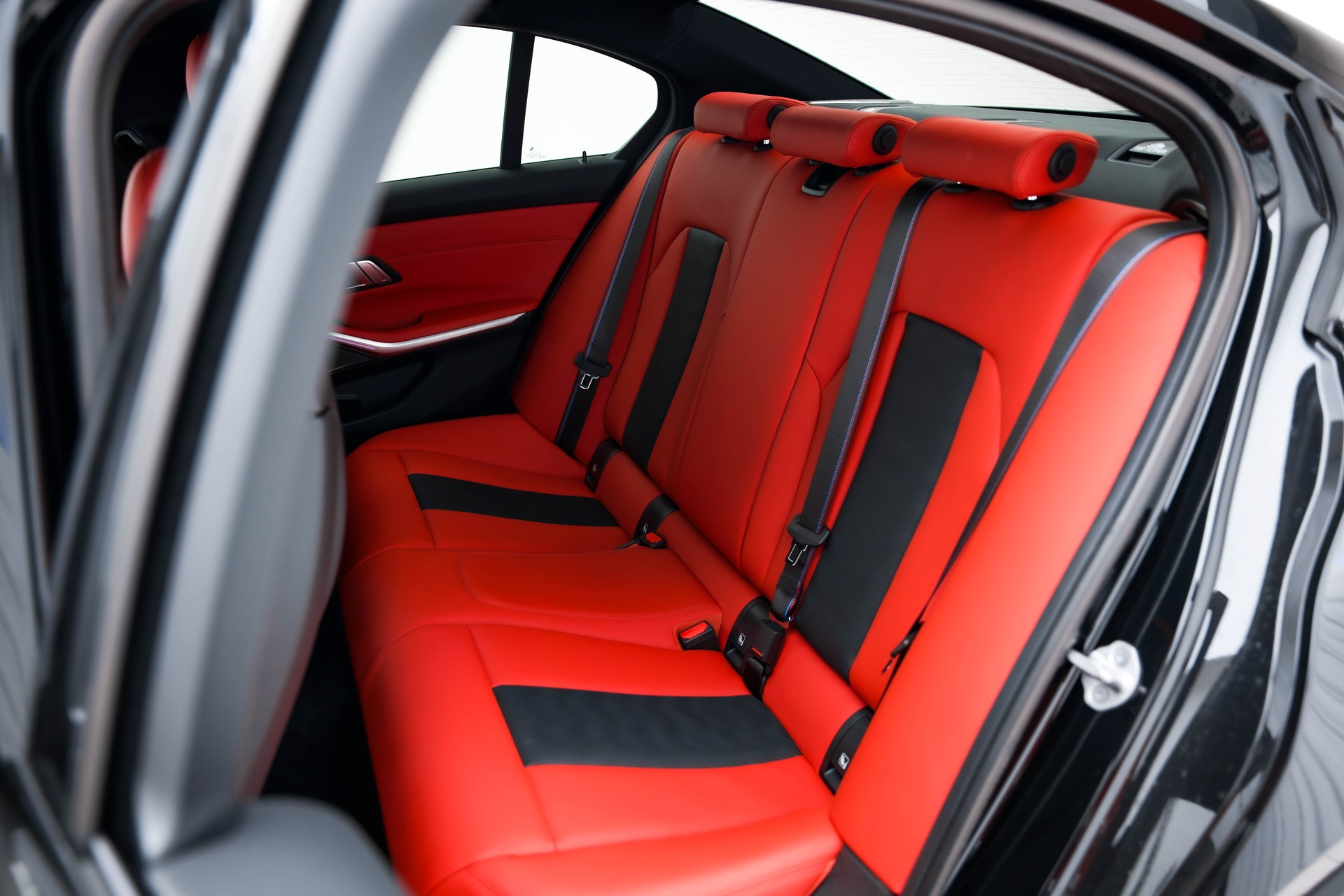 BMW M3 Competition M xDrive-image-16