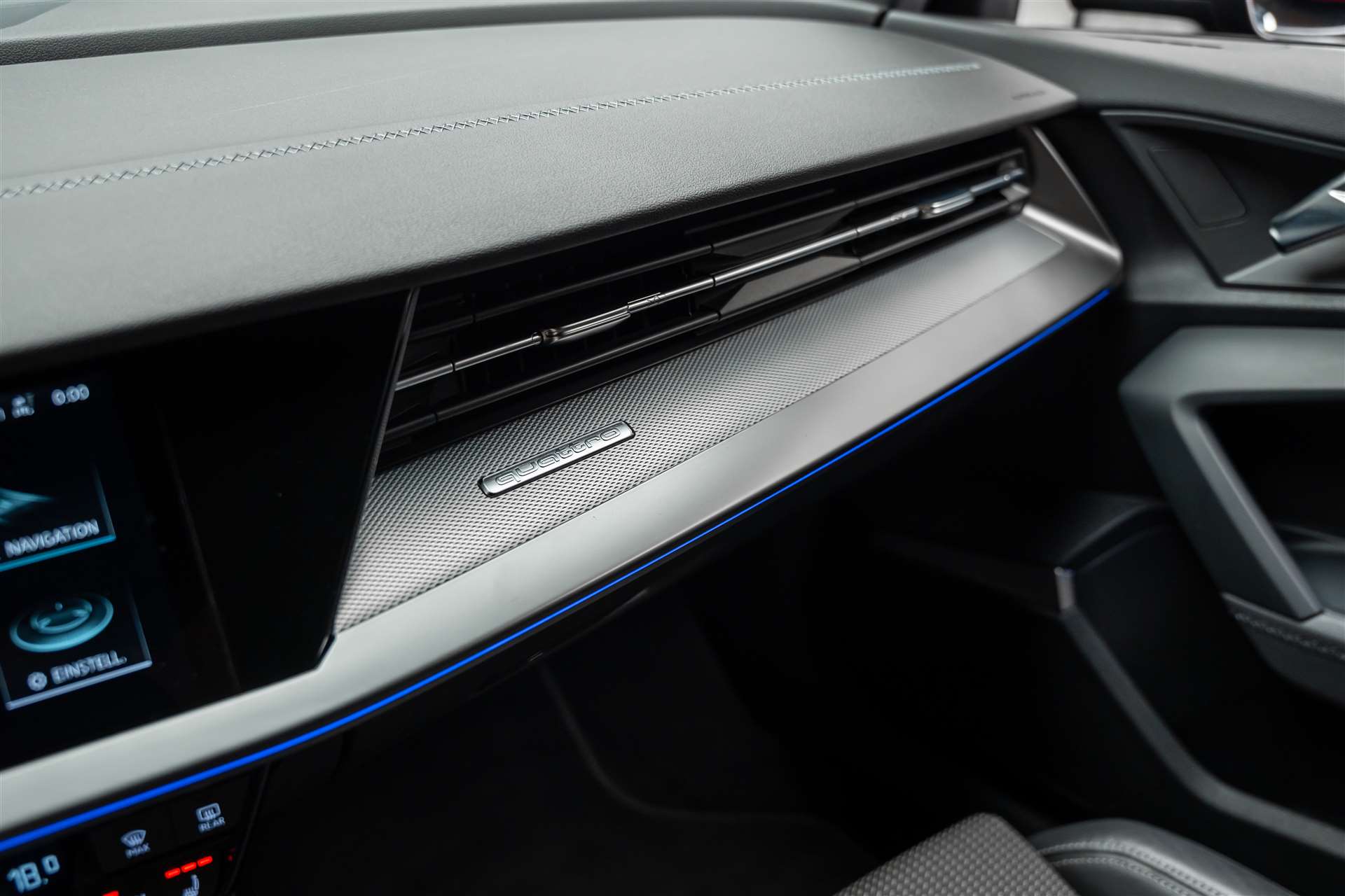 AUDI S3 Limousine 2.0 TFSI quattro S-tronic *Bang&Olufsen*-image-26