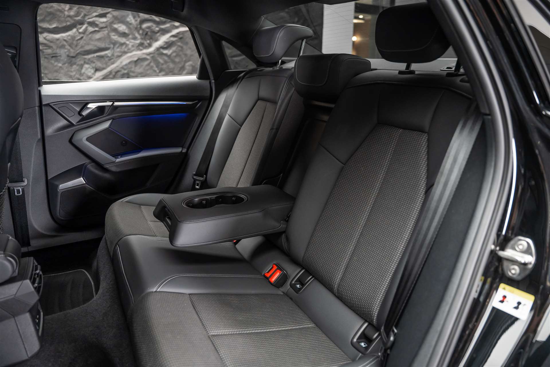 AUDI S3 Limousine 2.0 TFSI quattro S-tronic *Bang&Olufsen*-image-11