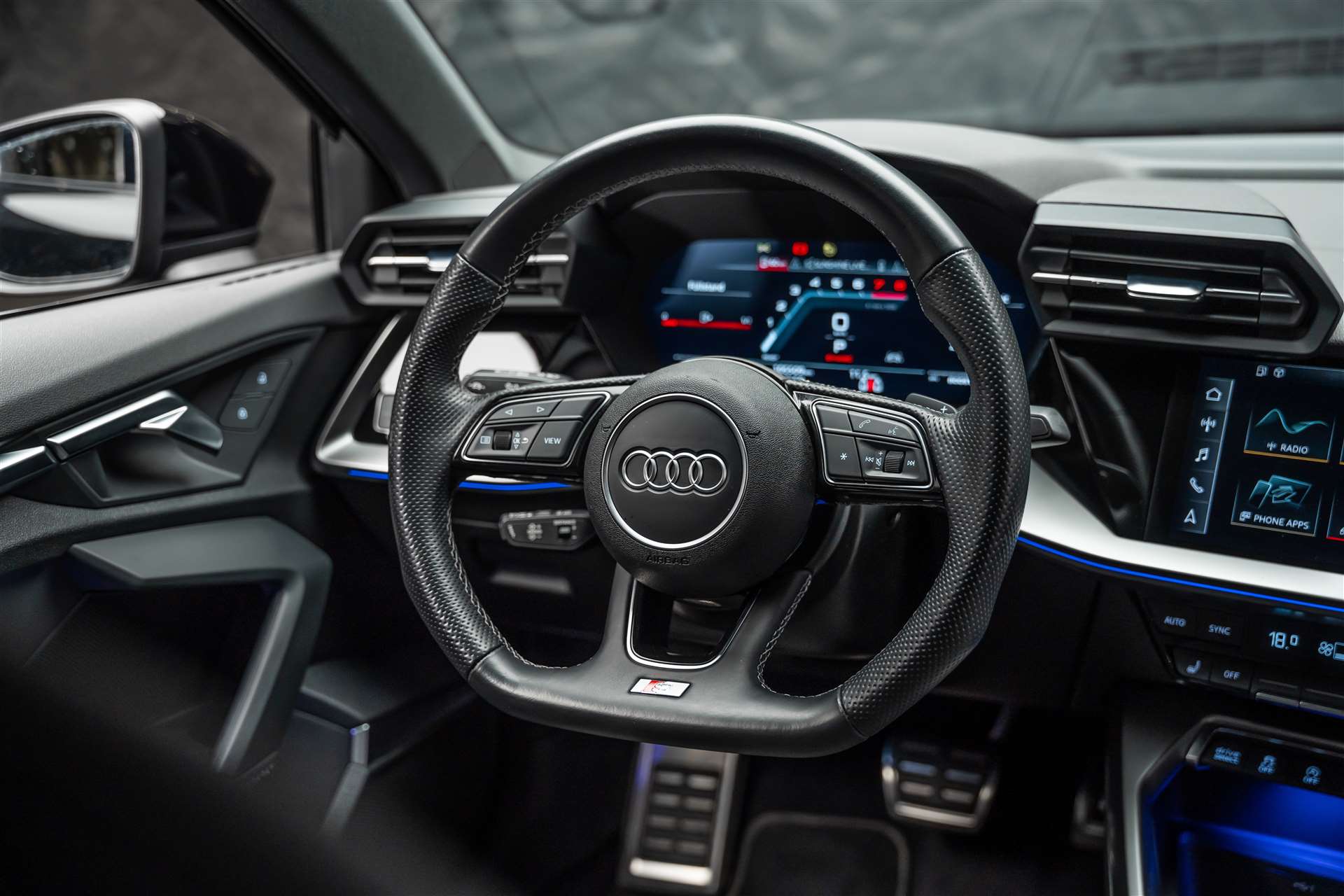 AUDI S3 Limousine 2.0 TFSI quattro S-tronic *Bang&Olufsen*-image-18