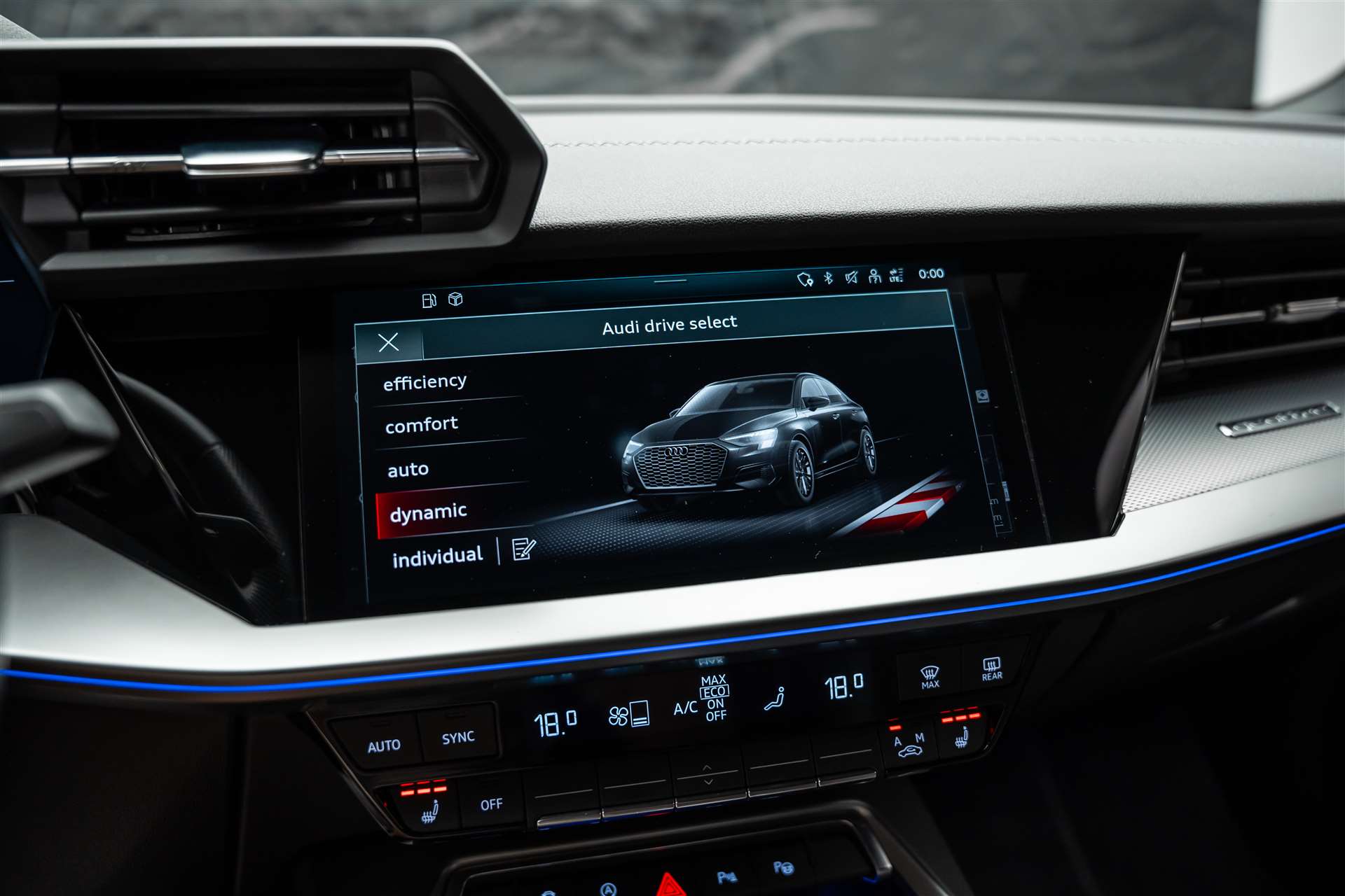 AUDI S3 Limousine 2.0 TFSI quattro S-tronic *Bang&Olufsen*-image-28