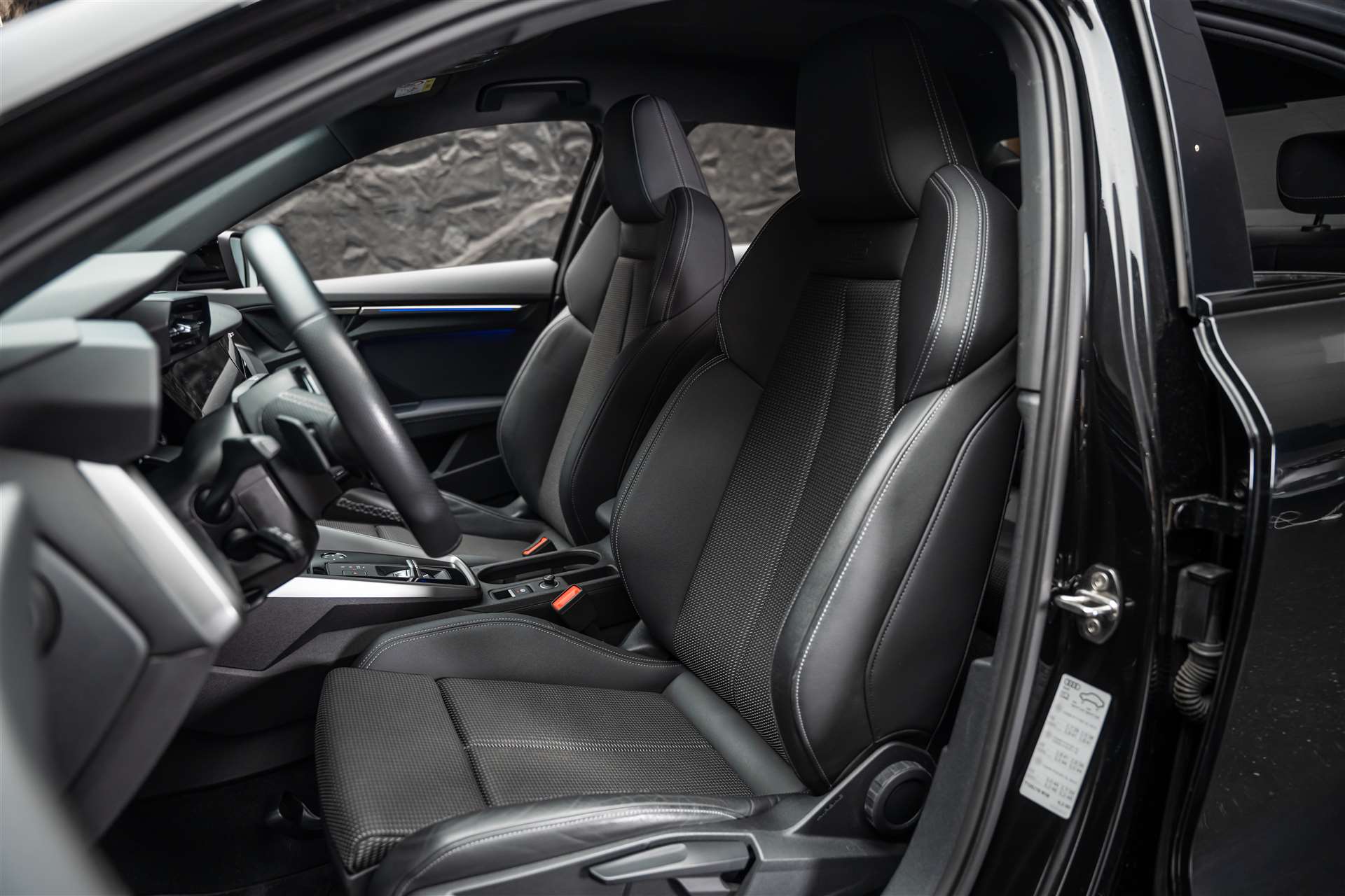 AUDI S3 Limousine 2.0 TFSI quattro S-tronic *Bang&Olufsen*-image-9