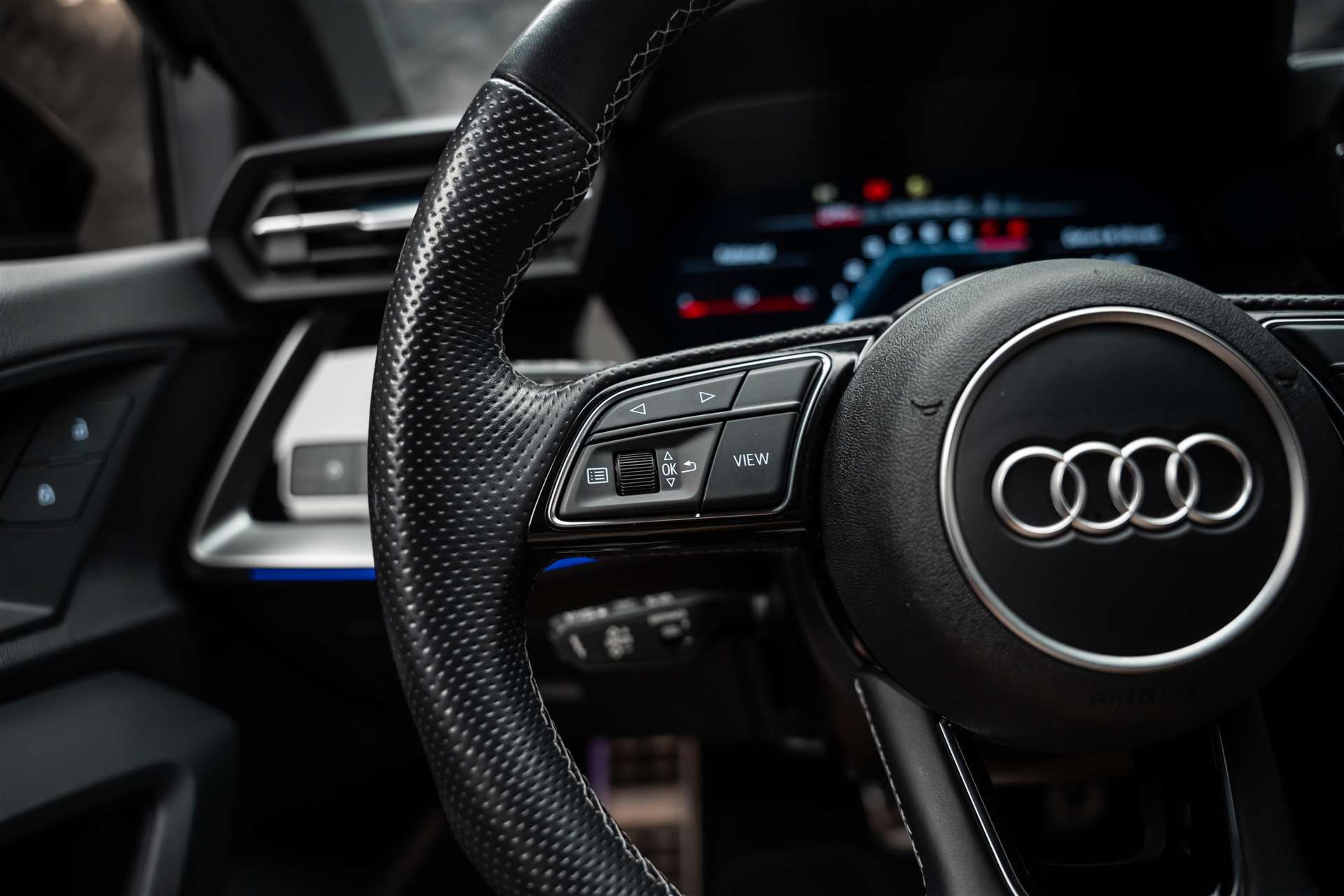 AUDI S3 Limousine 2.0 TFSI quattro S-tronic *Bang&Olufsen*-image-21
