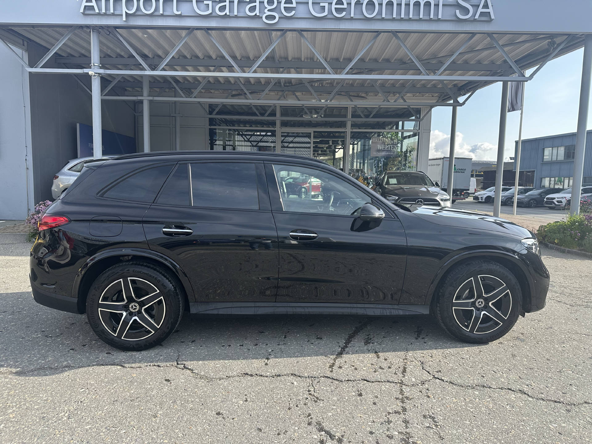 MERCEDES-BENZ GLC 200 AMG Line 4matic-showroom-element-1