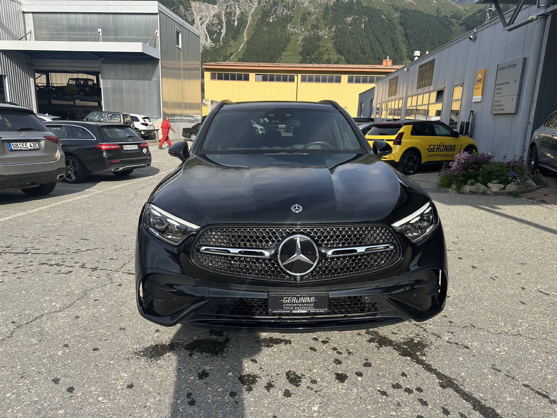 MERCEDES-BENZ GLC 200 AMG Line 4matic-showroom-element-3