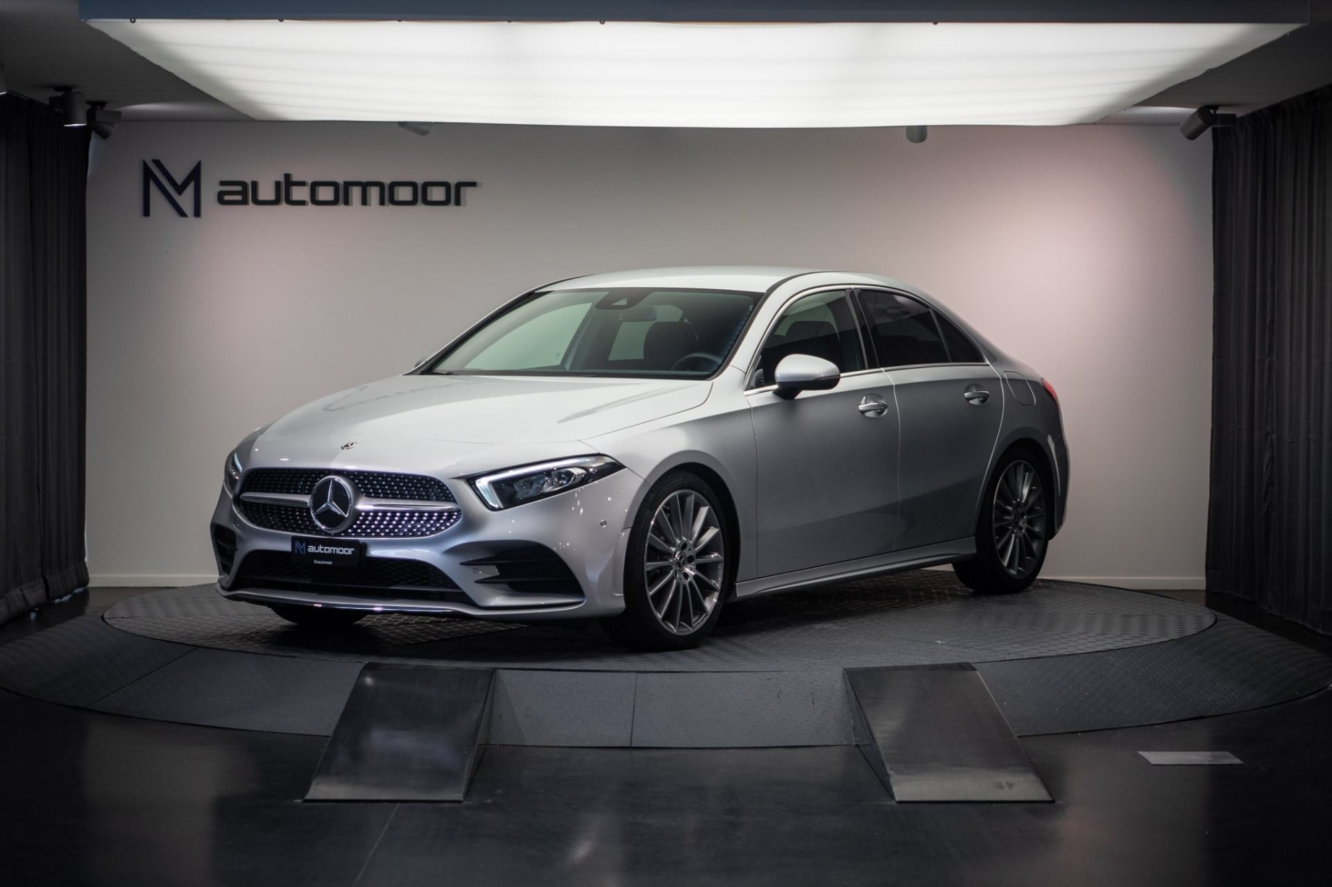 MERCEDES-BENZ A 250 Limousine AMG Line 4Matic *CH-Fahrzeug* *Keyless GO* *Assistenzpaket*